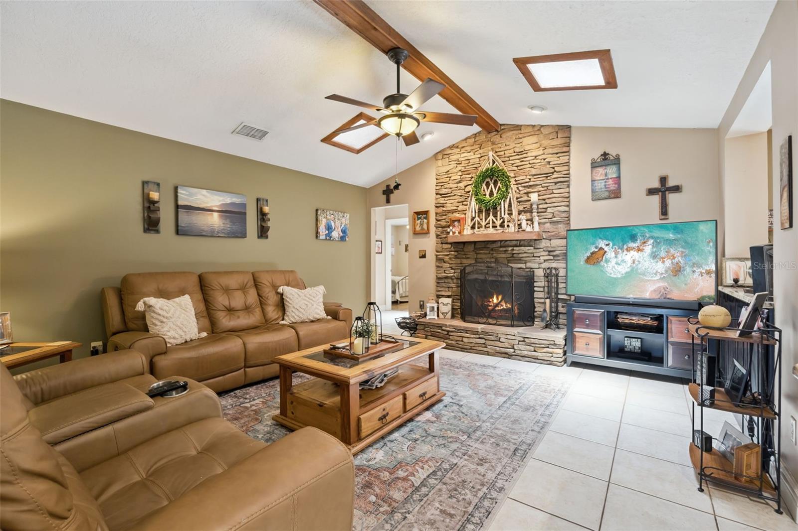 COUNTRY DOWNS PH 2 - Residential