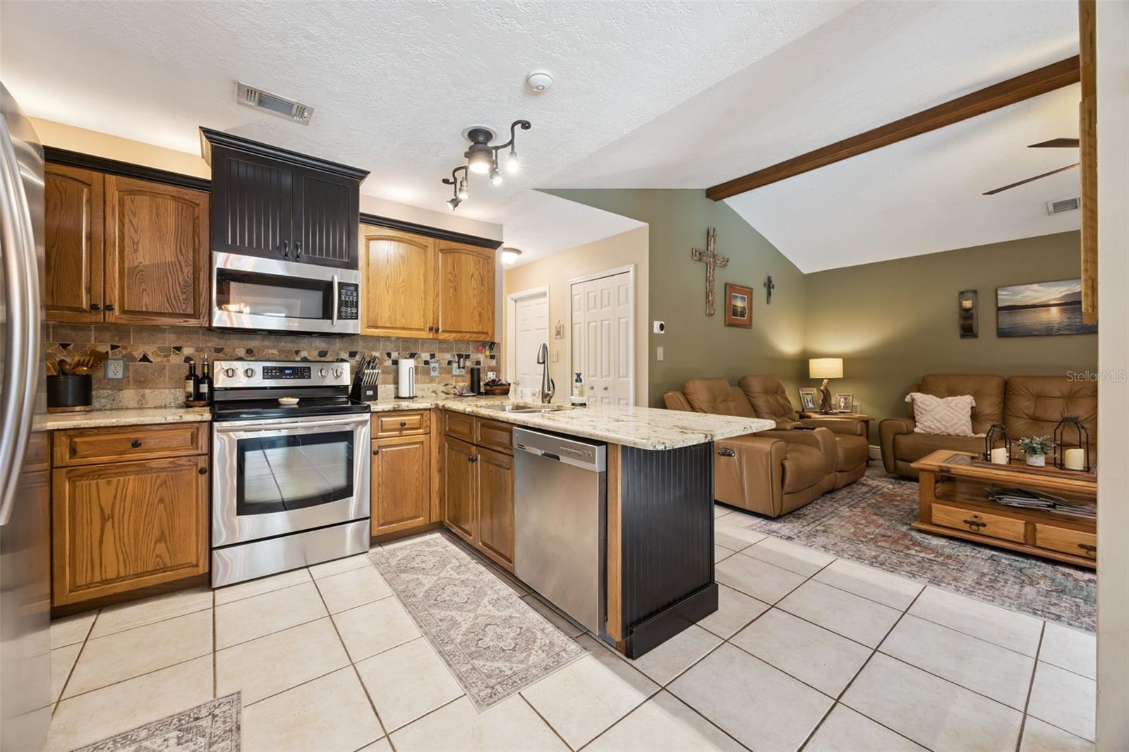 COUNTRY DOWNS PH 2 - Residential