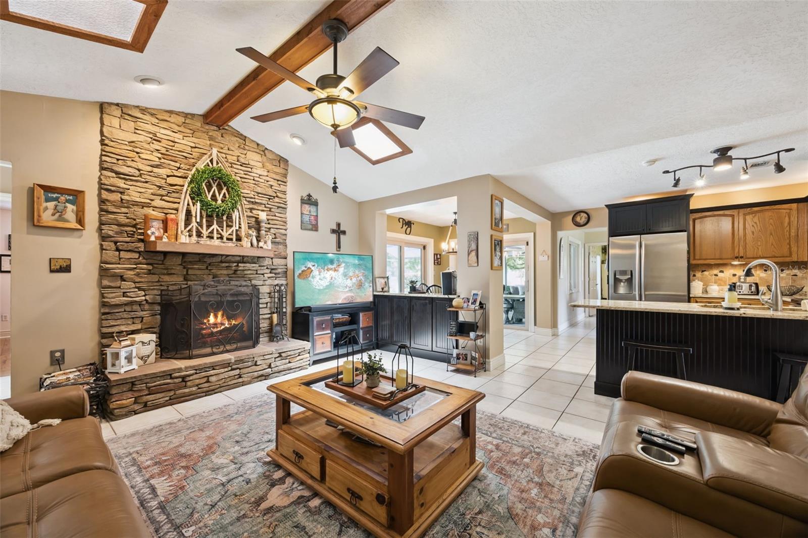 COUNTRY DOWNS PH 2 - Residential