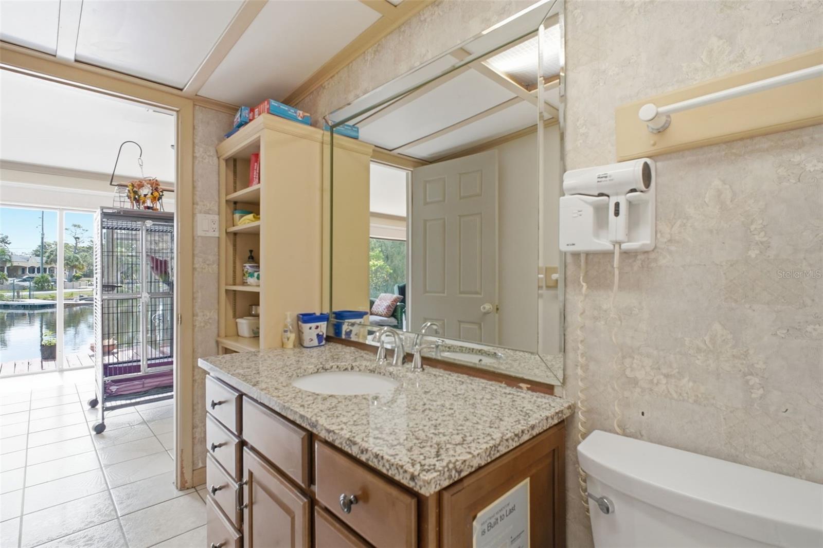 VENETIAN COURT - Residential