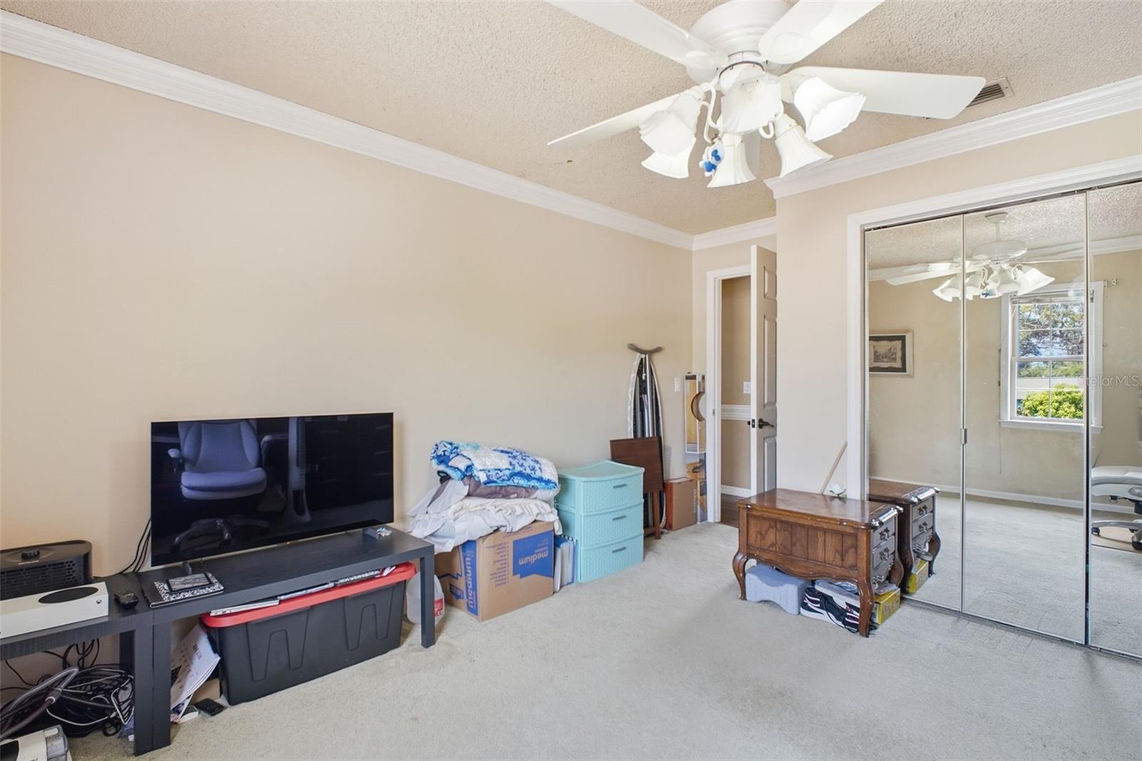 VENETIAN COURT - Residential