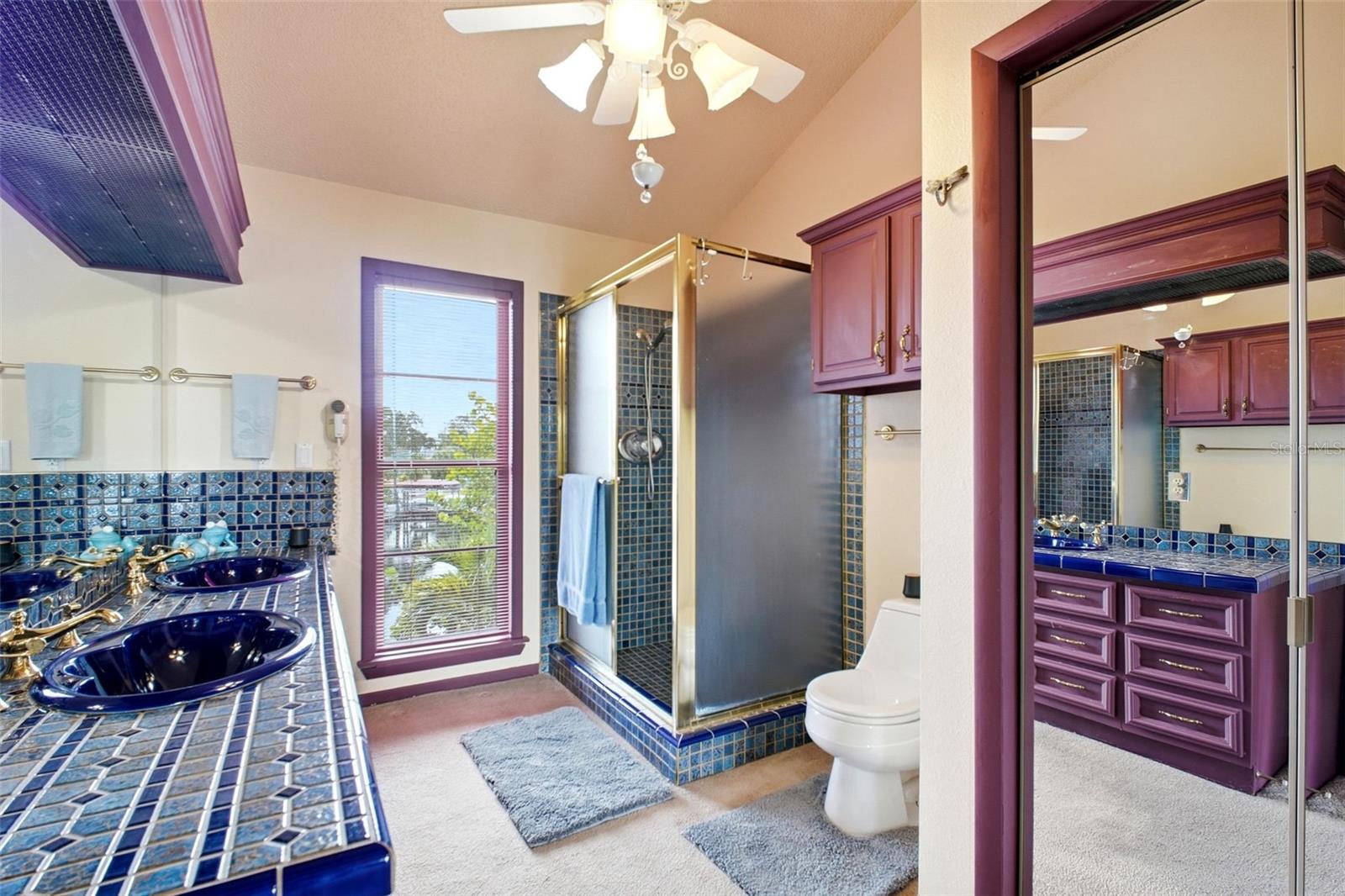 VENETIAN COURT - Residential