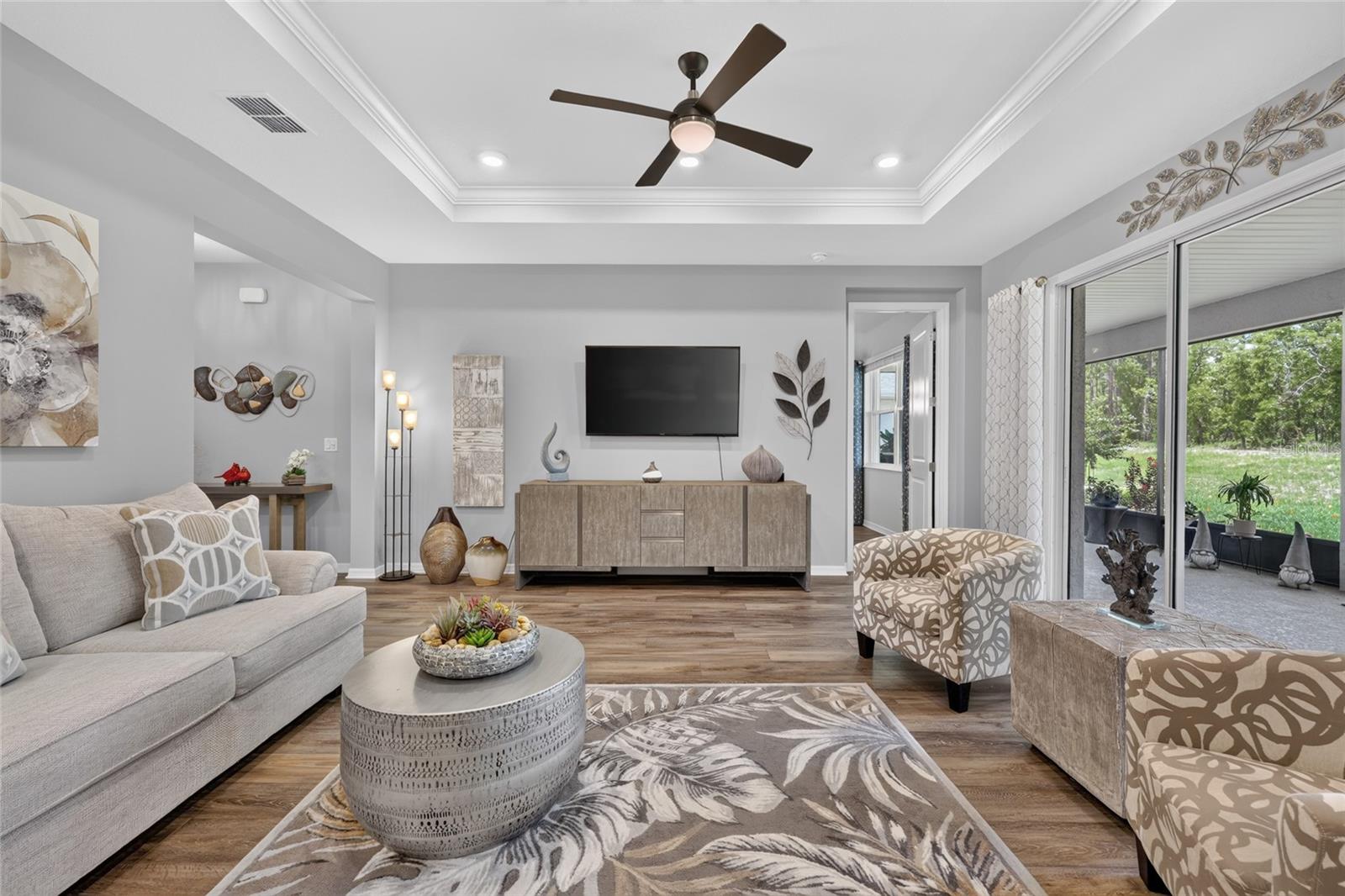 ON TOP OF THE WORLD - Residential