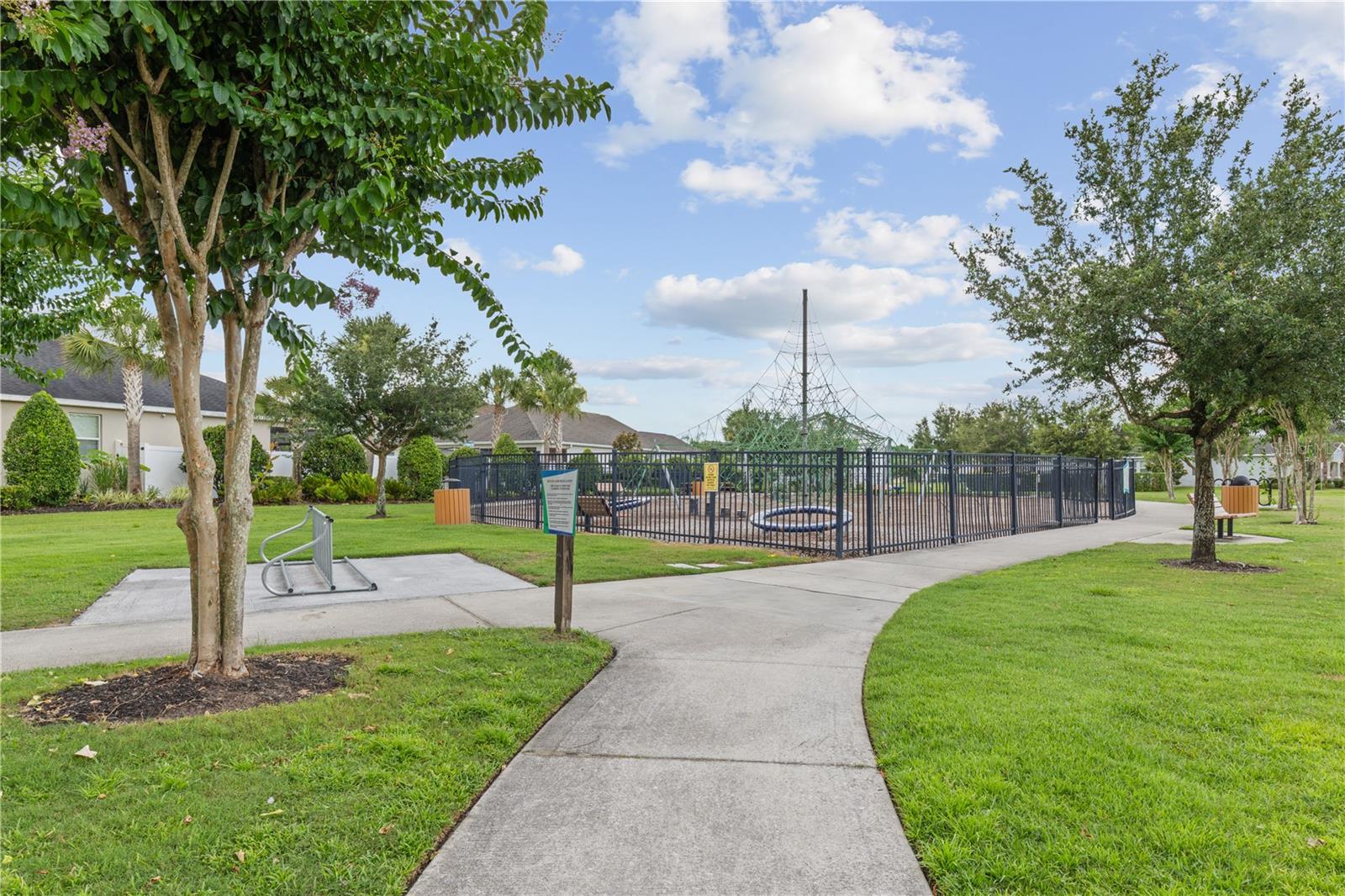 OAKS/MOSS PARK - Residential