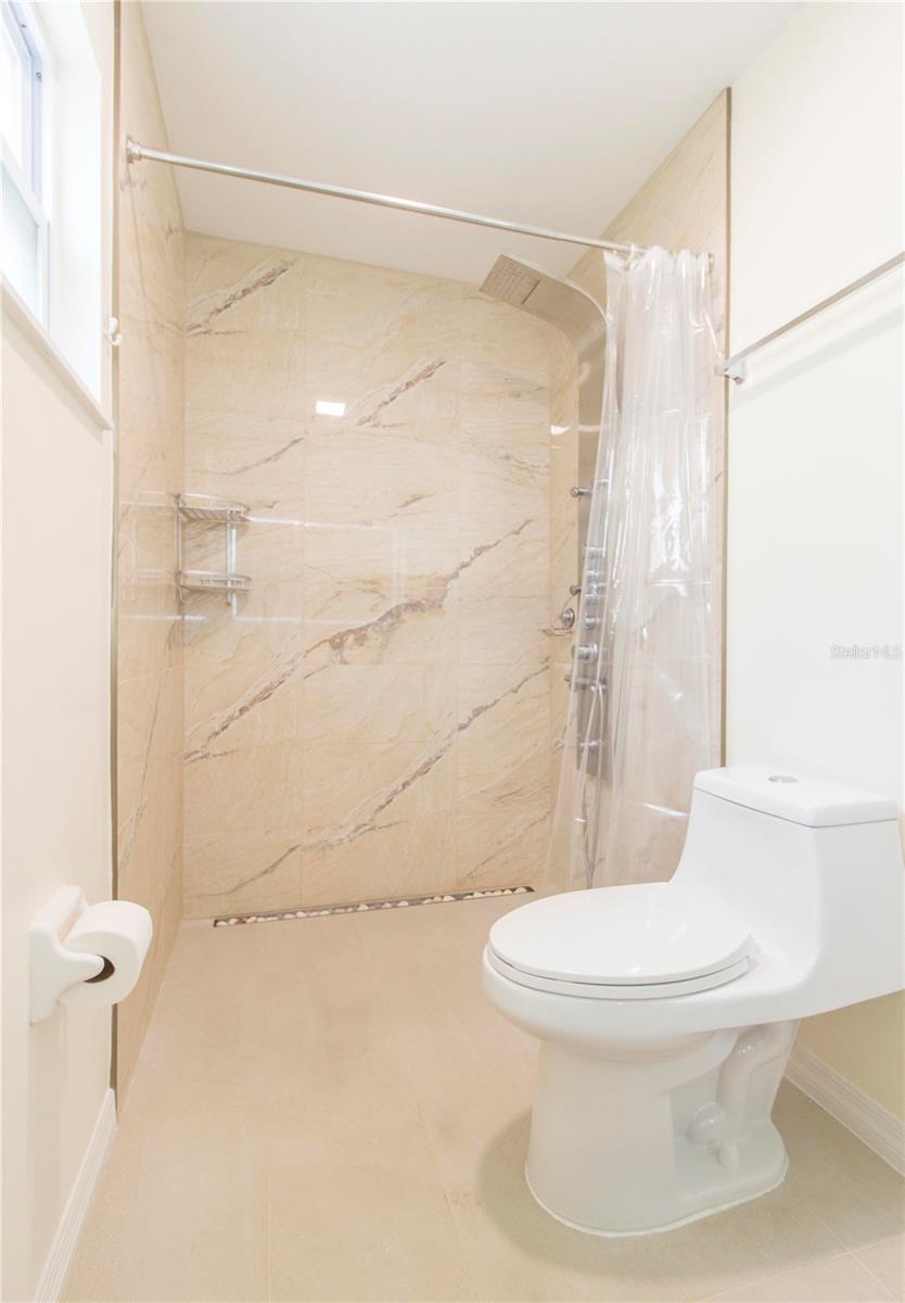 BAY LAKES AT GRANADA SEC 05 - Residential