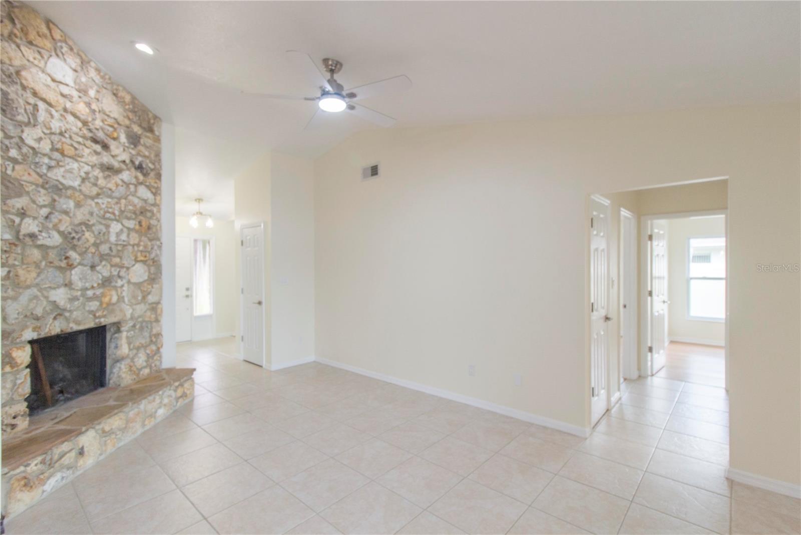BAY LAKES AT GRANADA SEC 05 - Residential