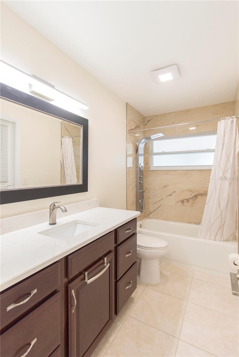 BAY LAKES AT GRANADA SEC 05 - Residential