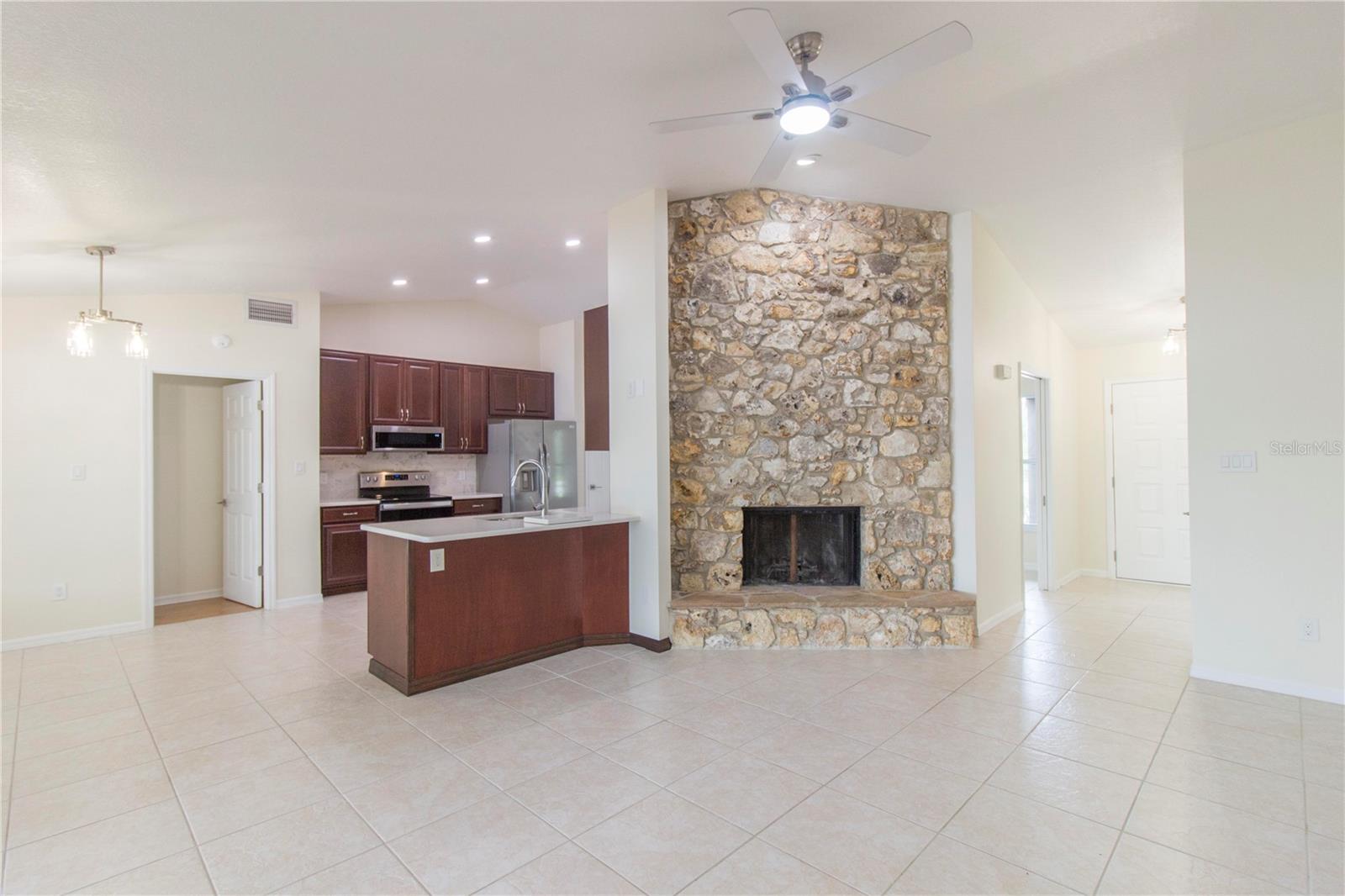 BAY LAKES AT GRANADA SEC 05 - Residential
