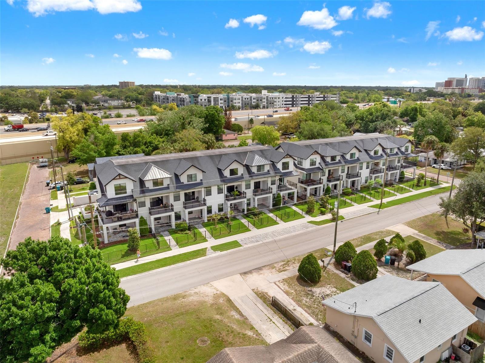 URBAN GREEN 12 - Residential