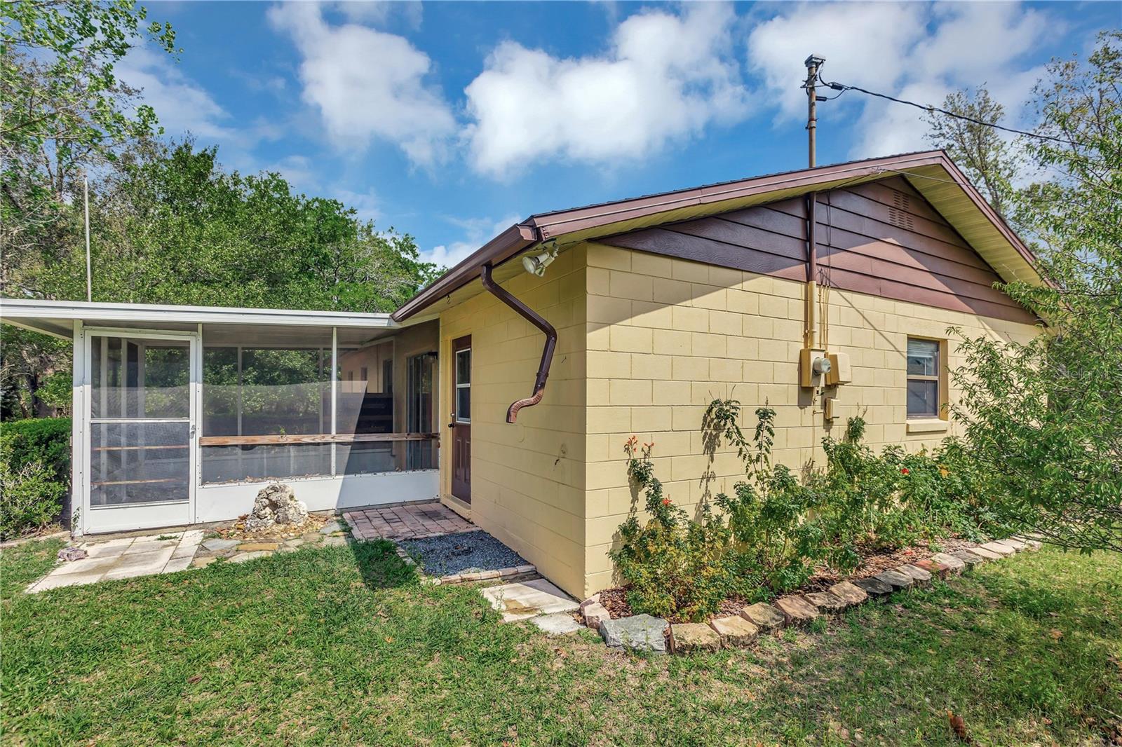 INVERNESS ACRES UNIT 02 AKA INVERNESS VILLAGE - Residential