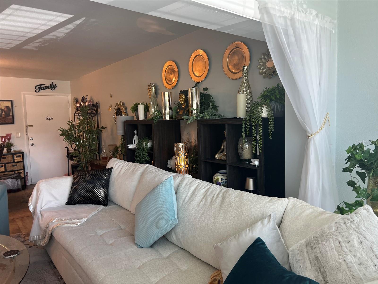 CHELSEA HOUSE - Residential