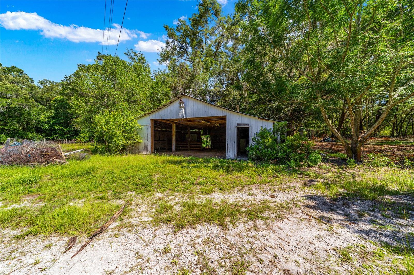 003359 - UNREC TRACTS IN 04-17S-18E - Residential