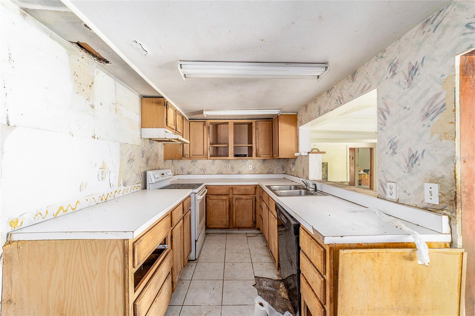 003359 - UNREC TRACTS IN 04-17S-18E - Residential