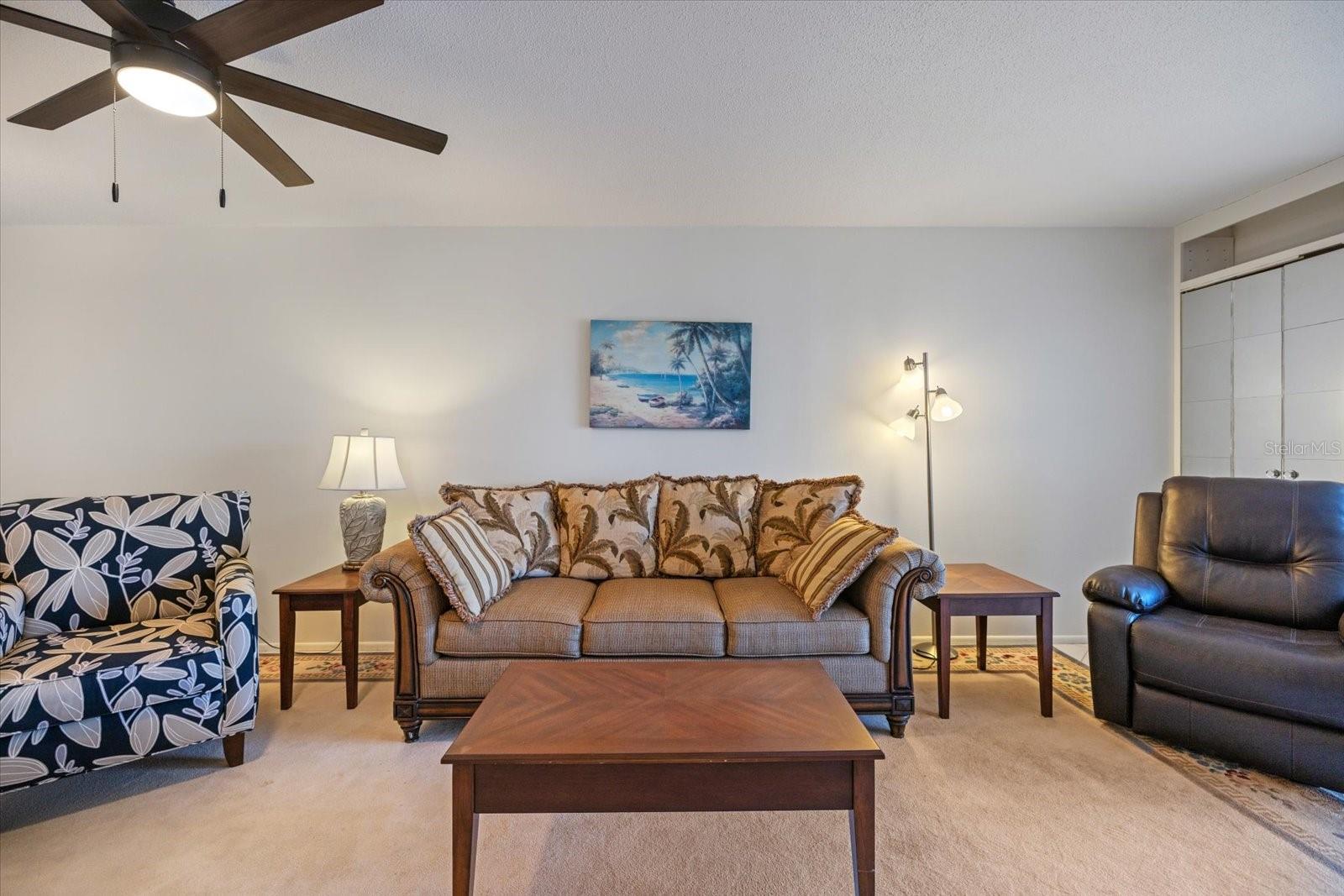COUNTRY CLUB APTS - Residential