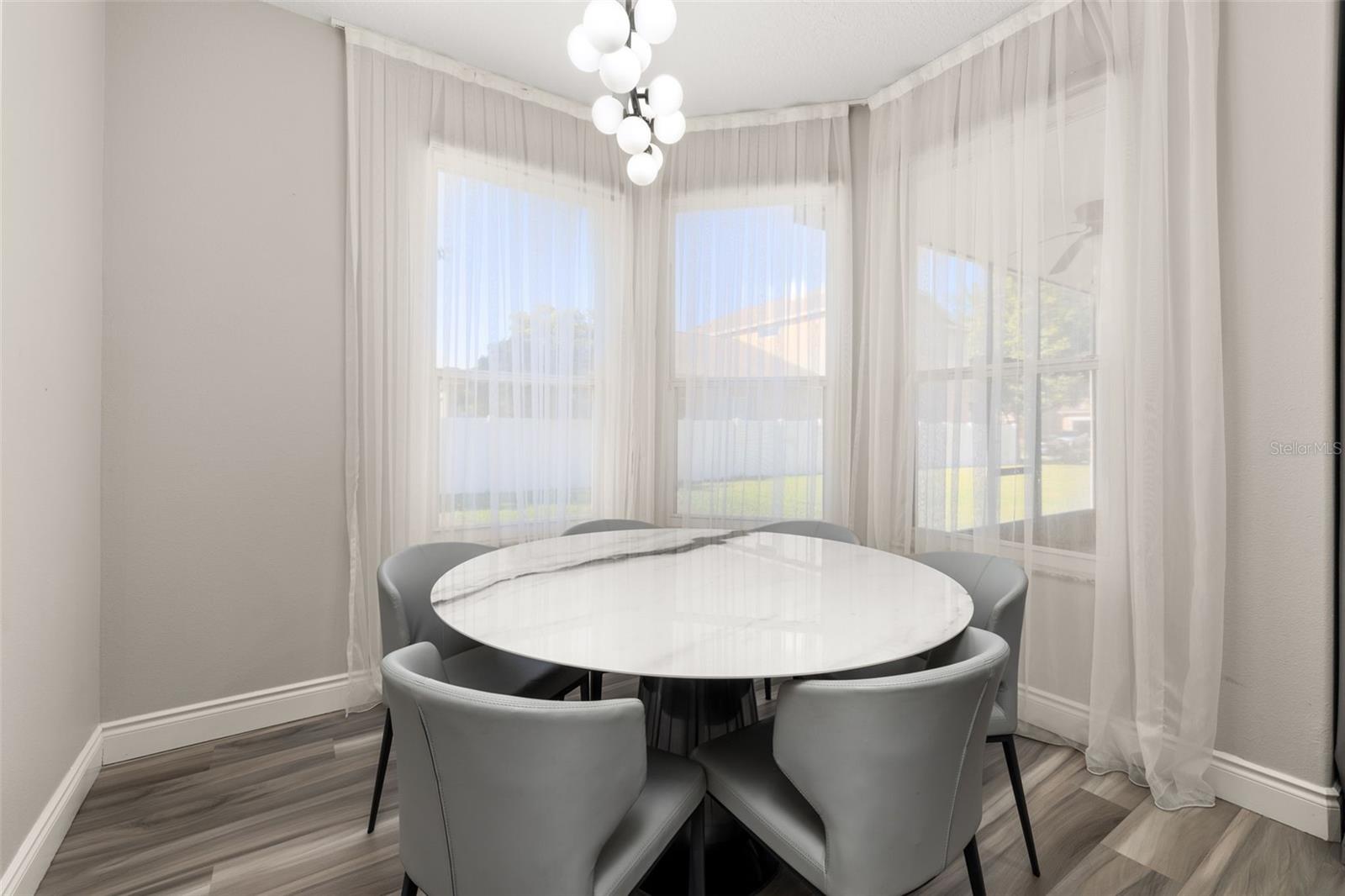 EAGLE CRK PH 01B - Residential Lease