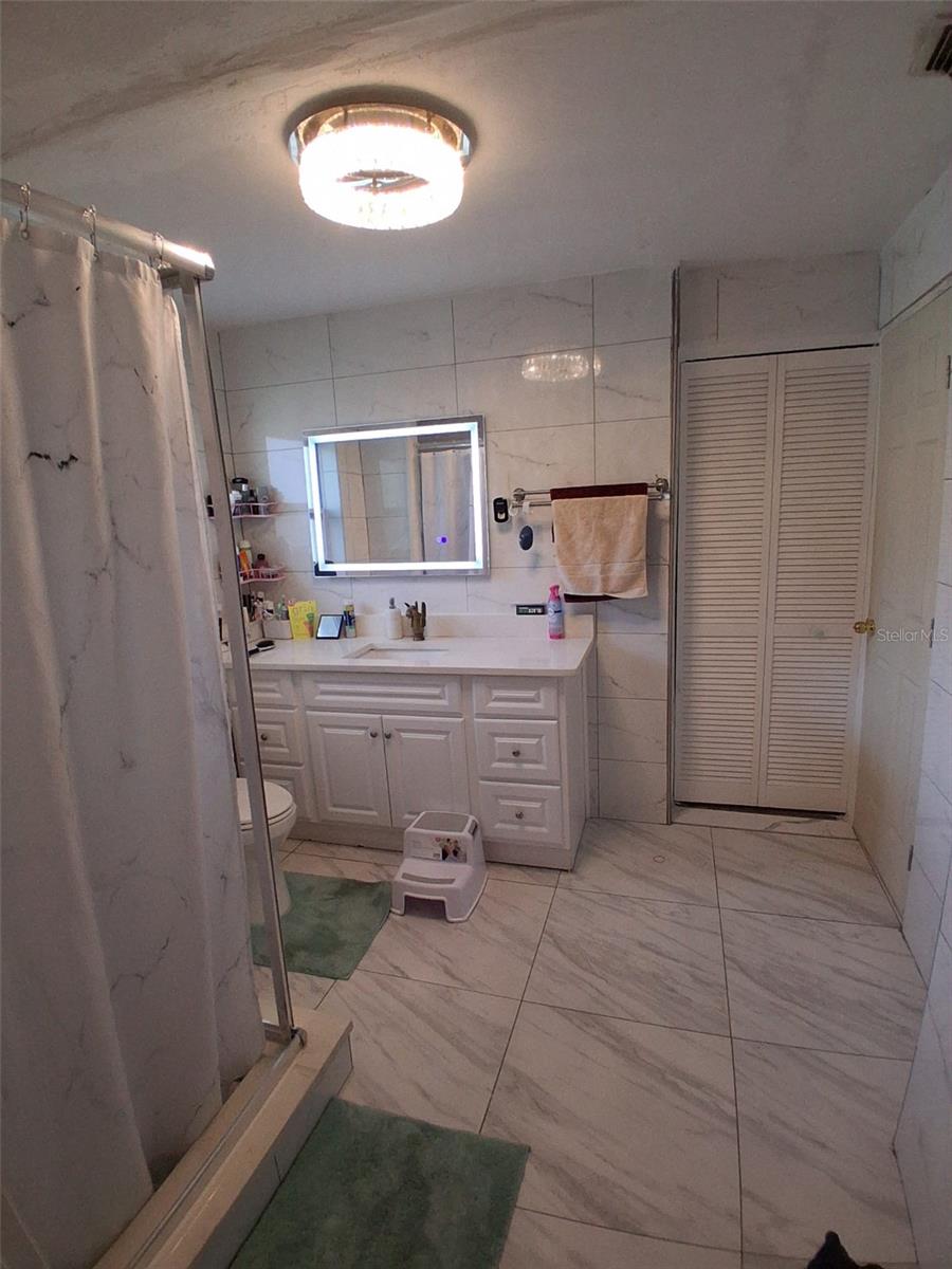GARDEN OAKS UNIT 01 - Residential