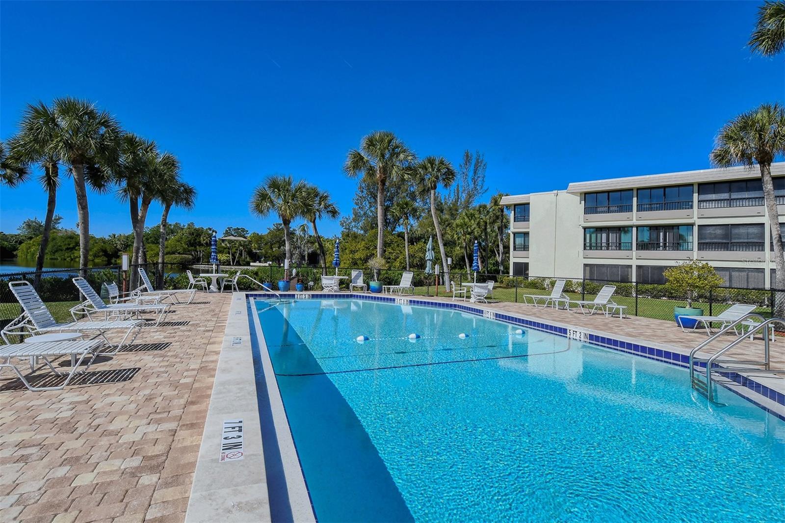WHISPERING SANDS - Residential