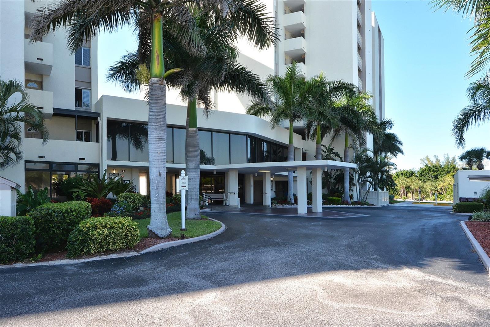 WHISPERING SANDS - Residential