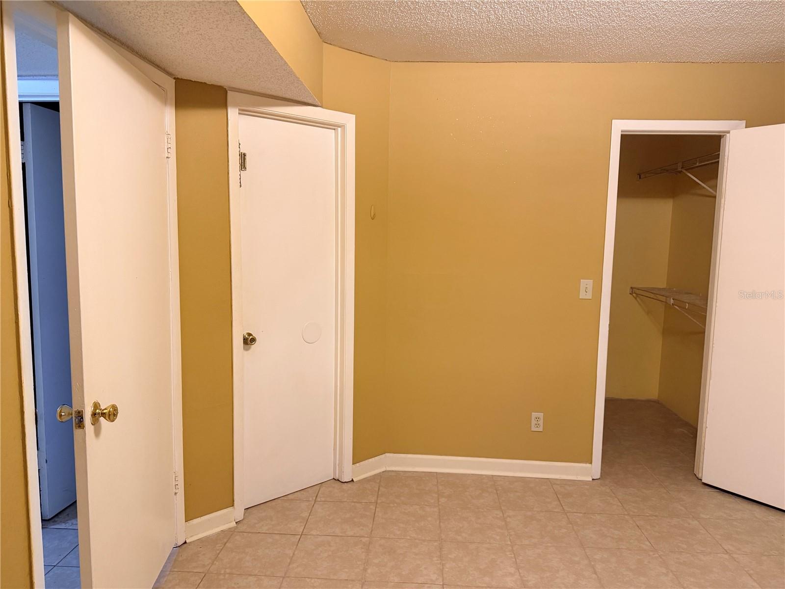 LAKEWOOD PARK A CONDO - Residential