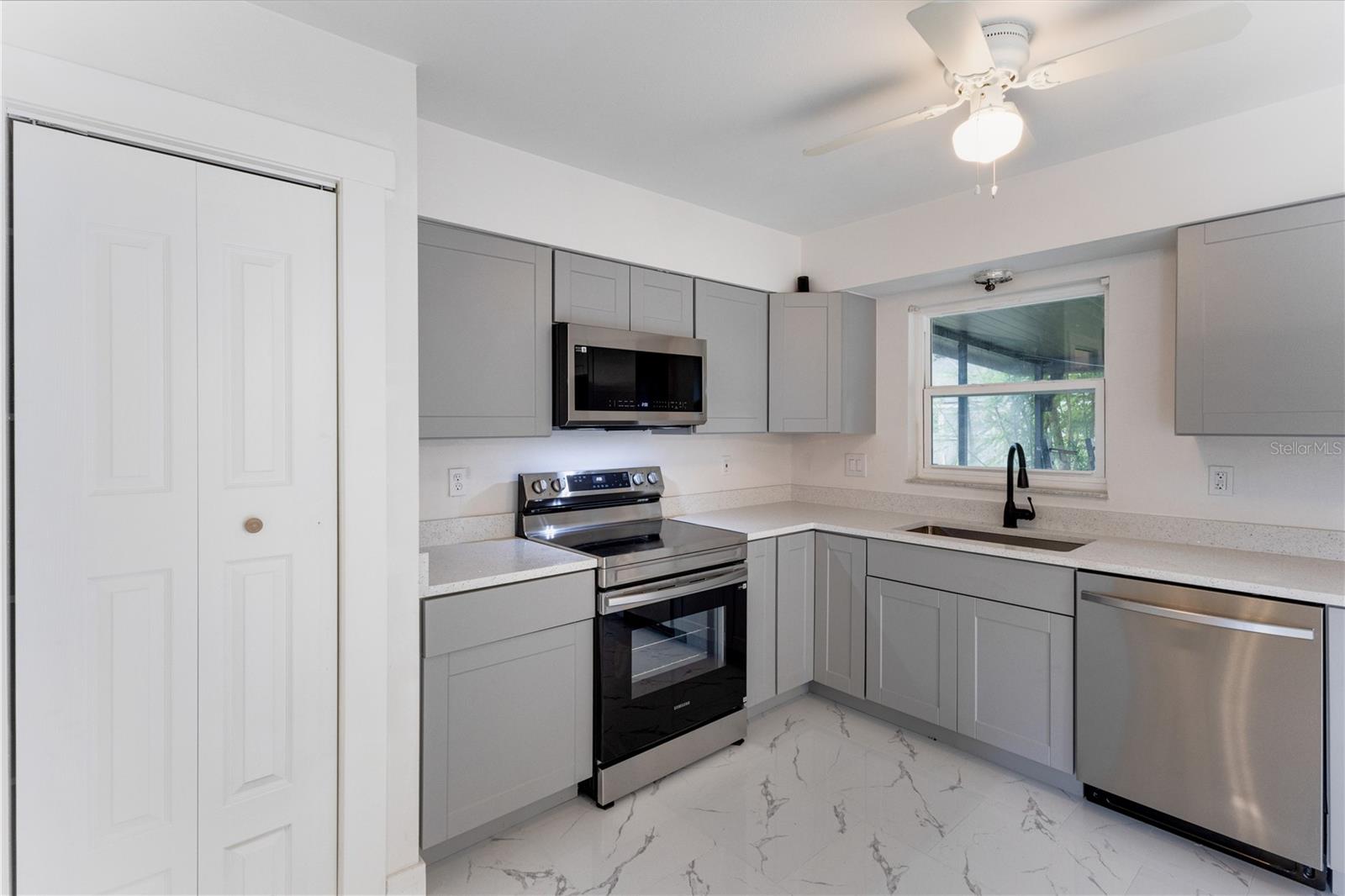 GROVELAND LITTLE OAKS - Residential
