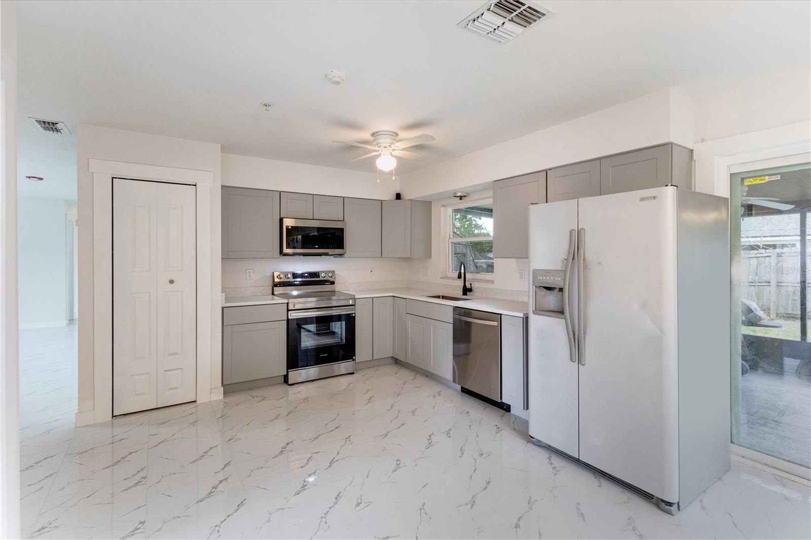 GROVELAND LITTLE OAKS - Residential