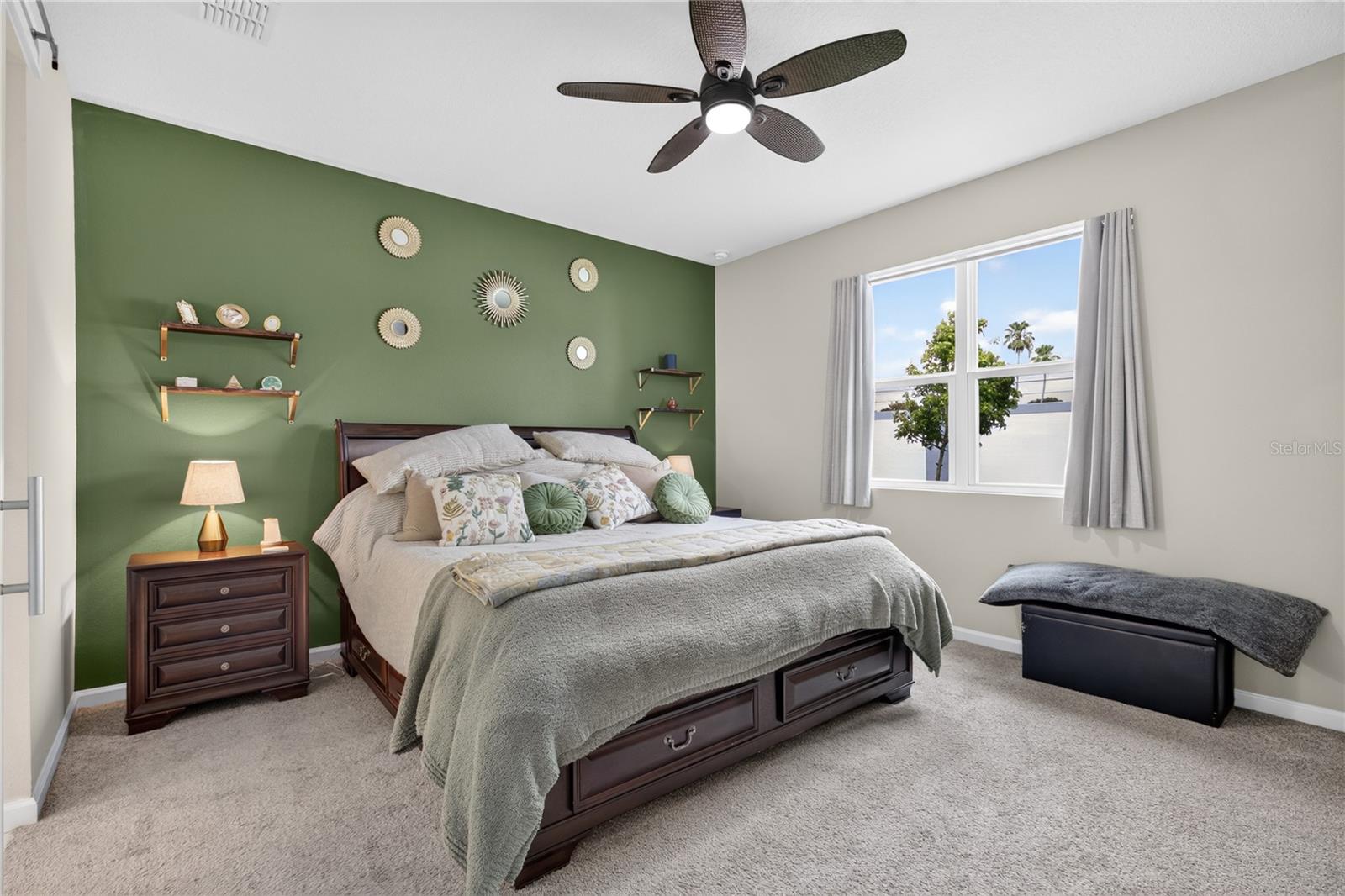 SEASONS/THE GROVE A RE - Residential