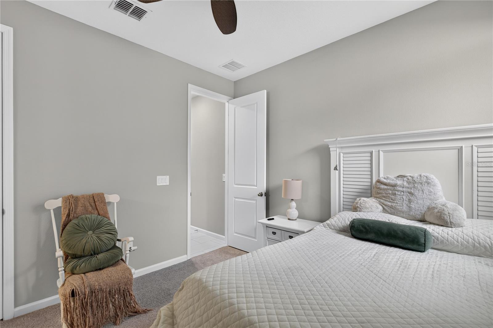 SEASONS/THE GROVE A RE - Residential