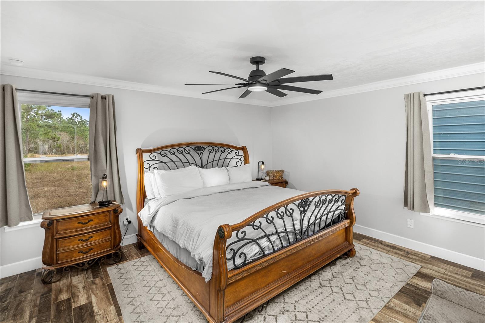 UNIVERSITY OAKS - Residential