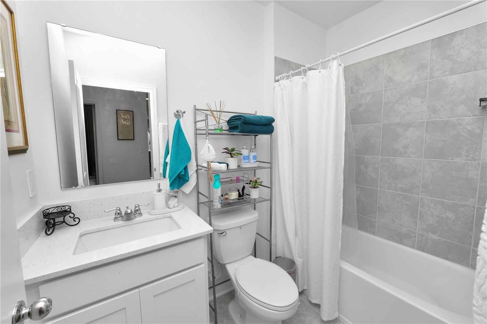 CASCADES PH 1A & 1B - Residential Lease