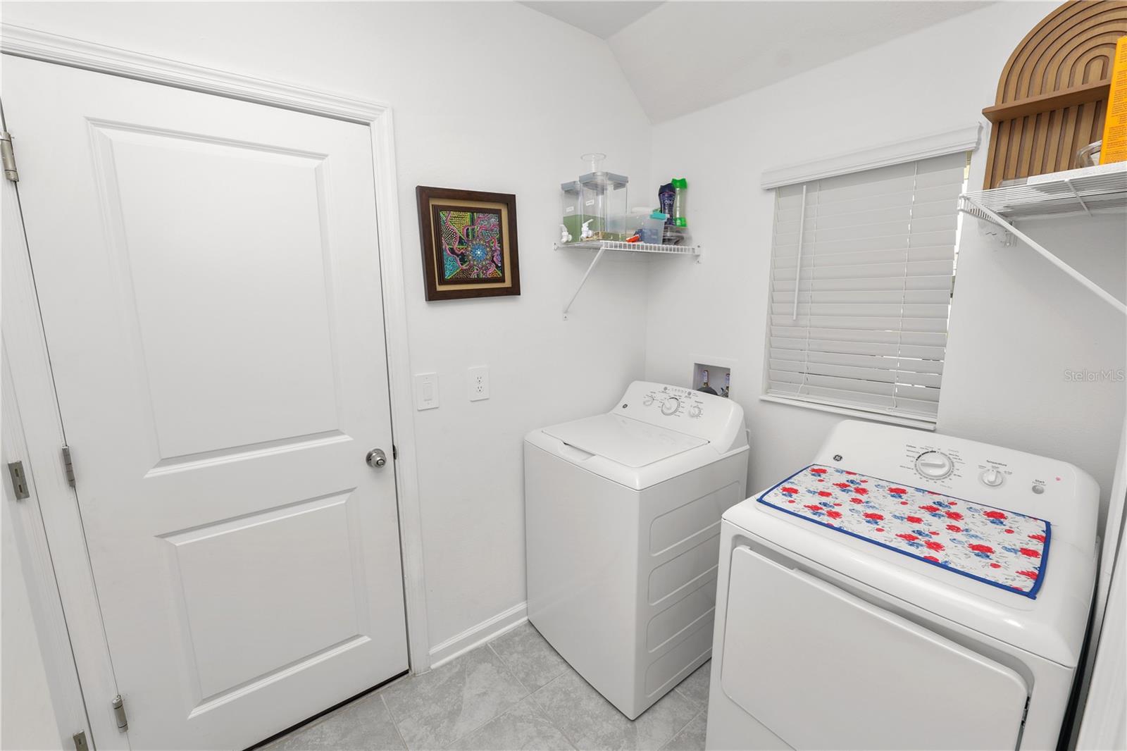 CASCADES PH 1A & 1B - Residential Lease