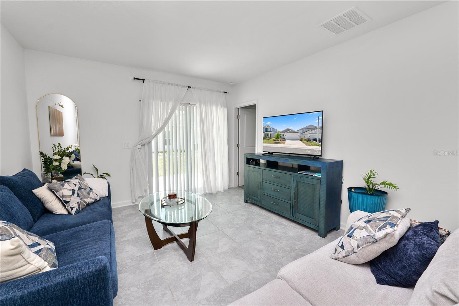 CASCADES PH 1A & 1B - Residential Lease