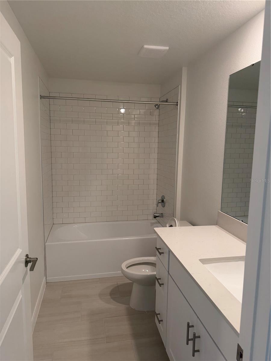 NORTH PK ISLE PH 2C 3B & 4 - Residential Lease