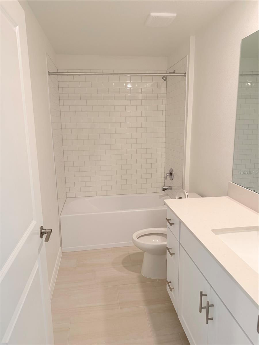 NORTH PK ISLE PH 2C 3B & 4 - Residential Lease