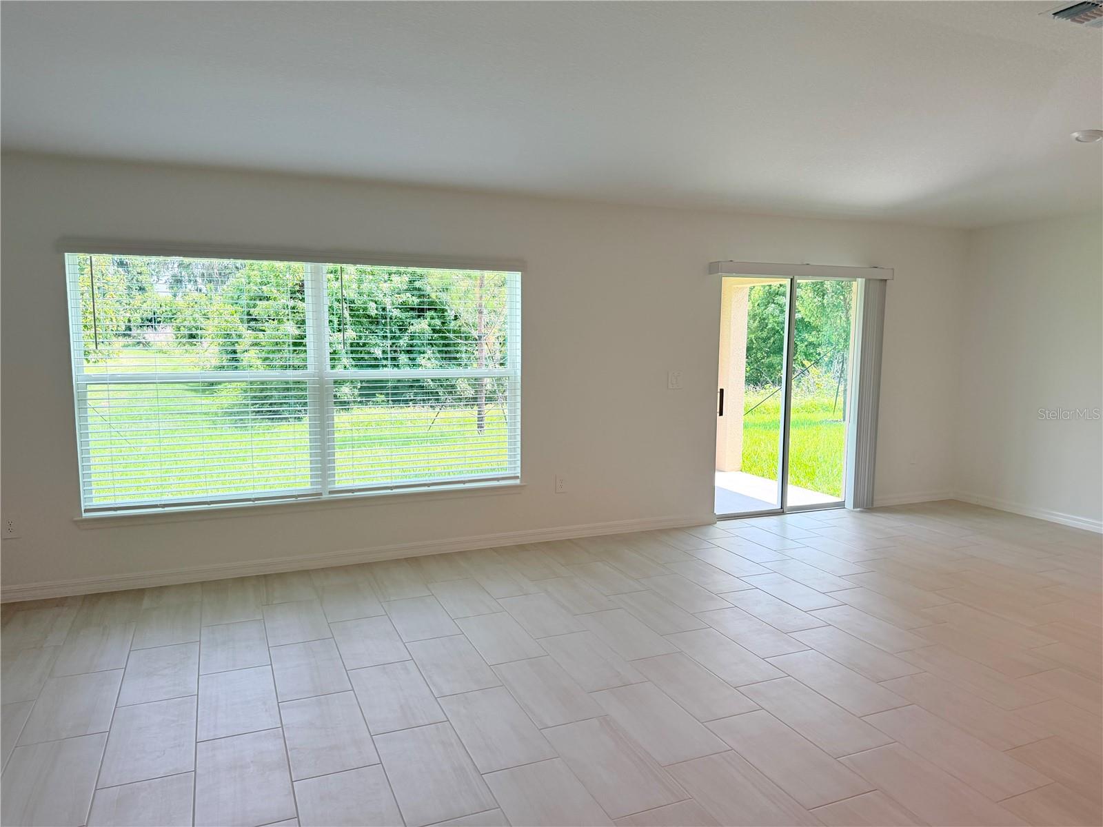 NORTH PK ISLE PH 2C 3B & 4 - Residential Lease