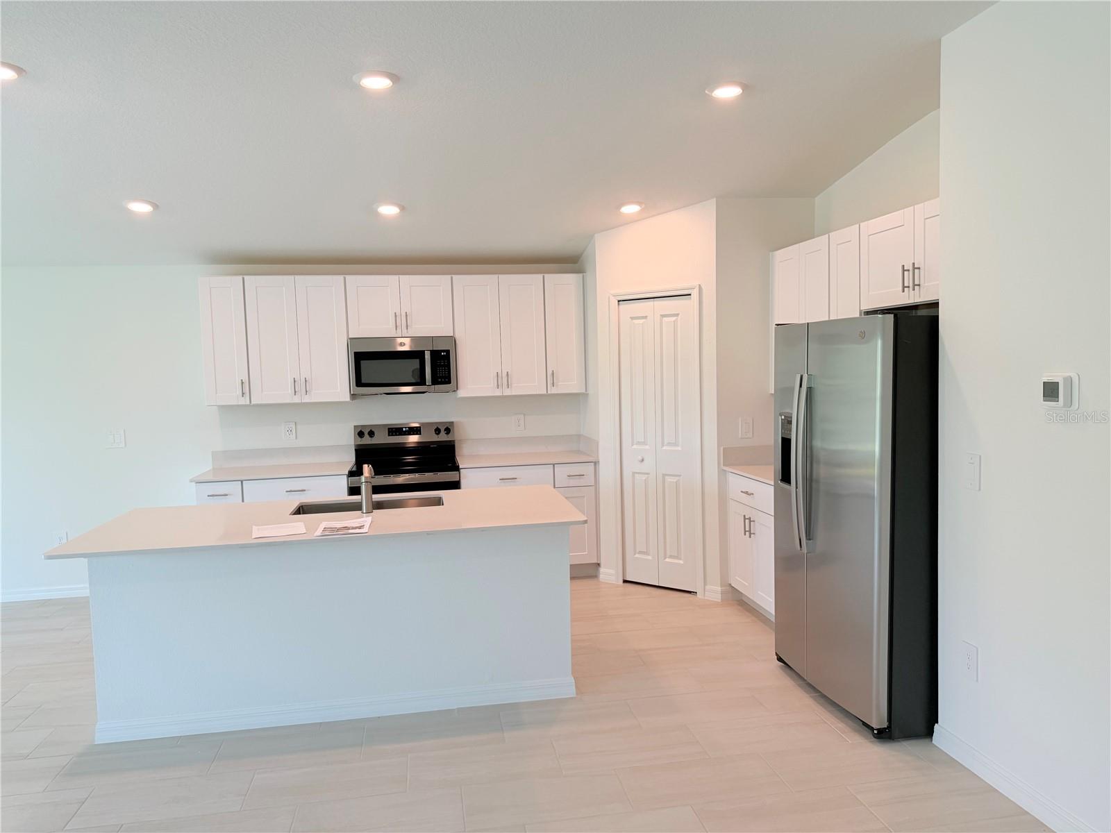 NORTH PK ISLE PH 2C 3B & 4 - Residential Lease
