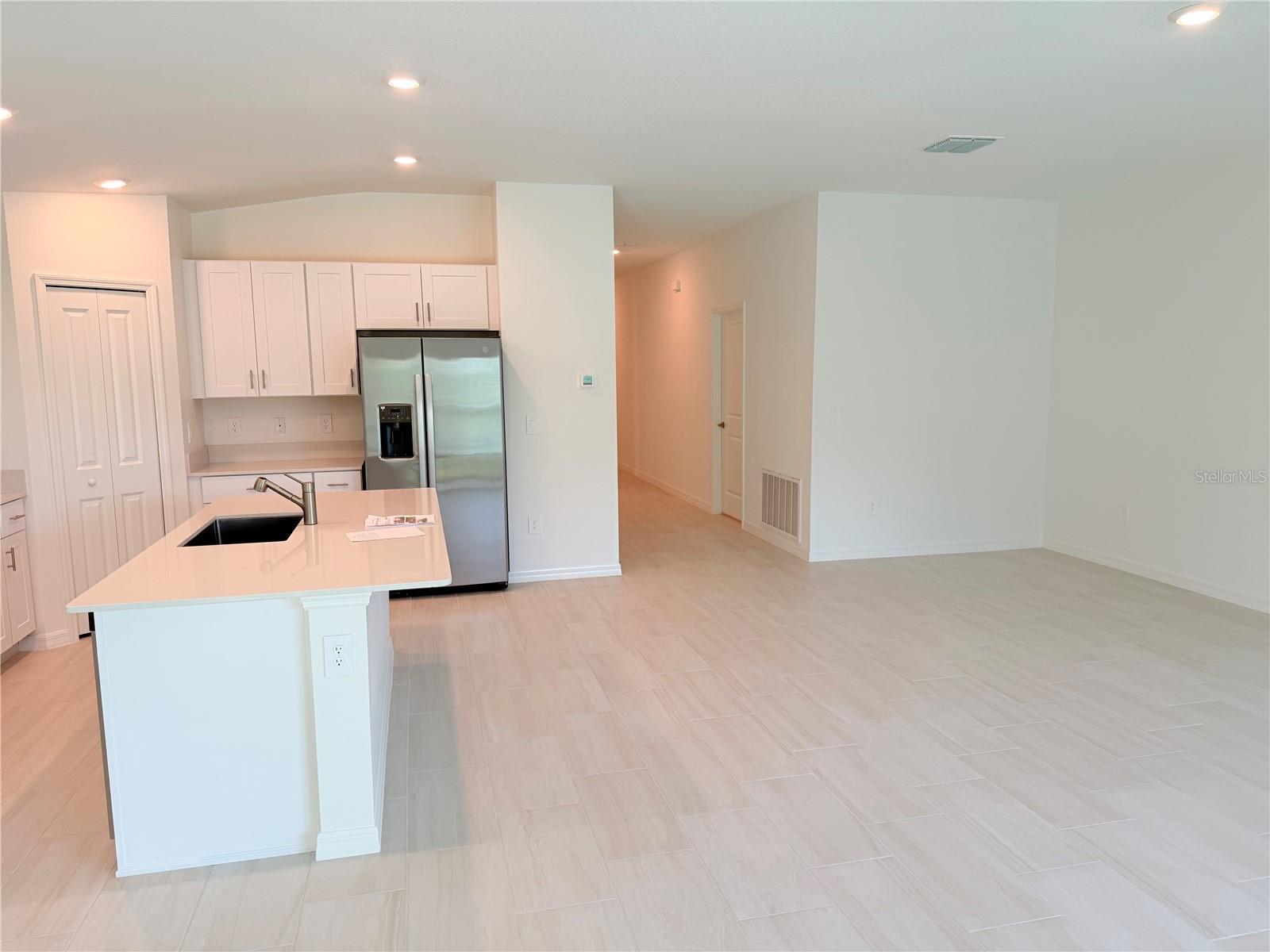 NORTH PK ISLE PH 2C 3B & 4 - Residential Lease