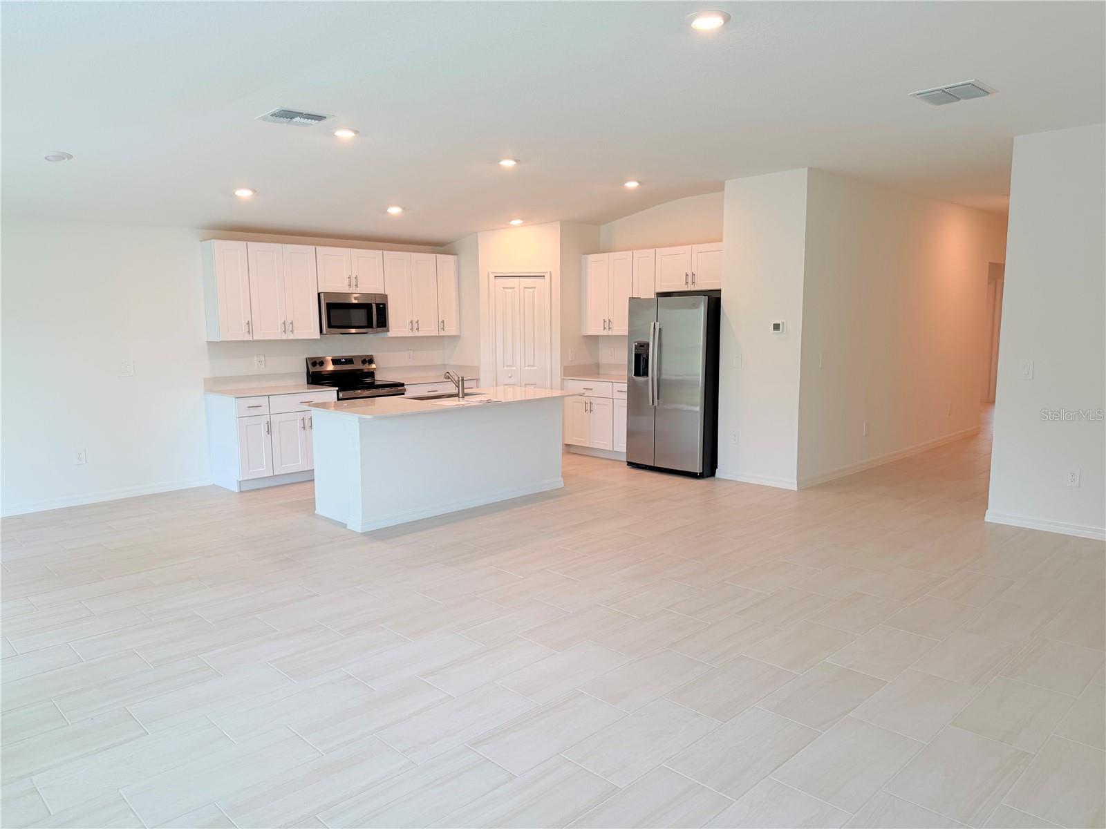 NORTH PK ISLE PH 2C 3B & 4 - Residential Lease