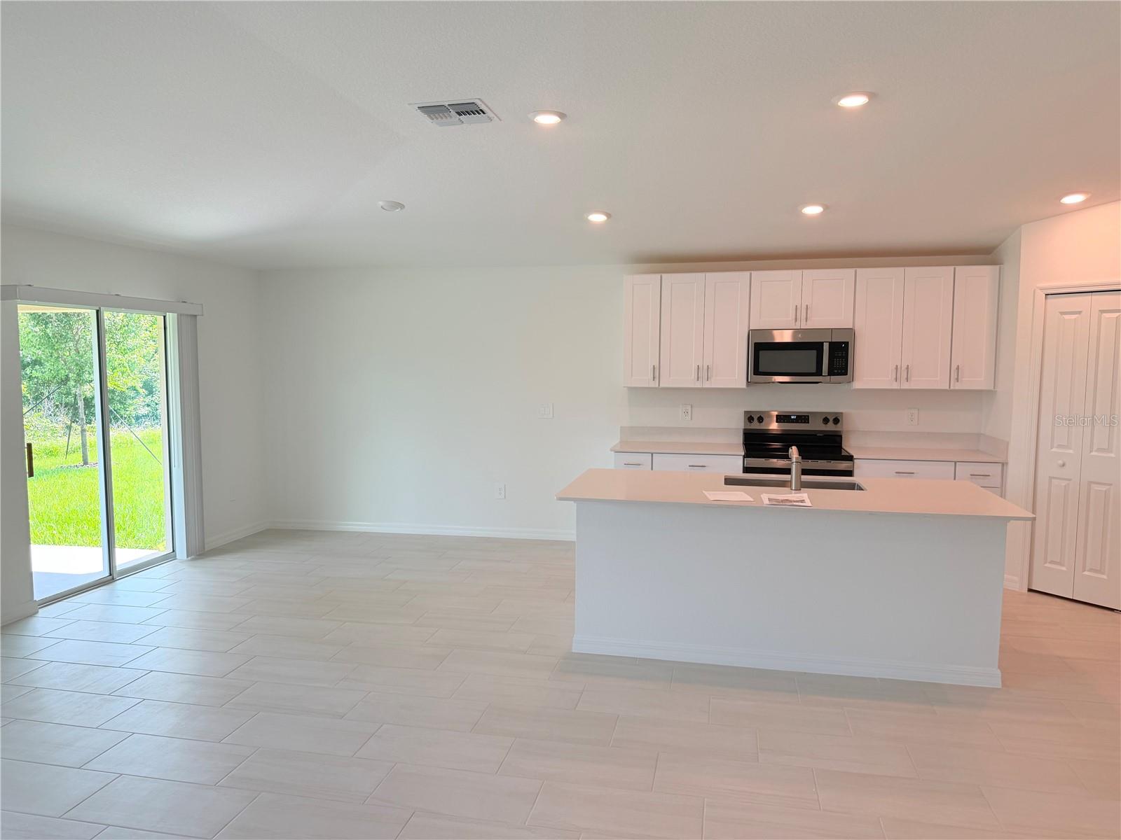 NORTH PK ISLE PH 2C 3B & 4 - Residential Lease