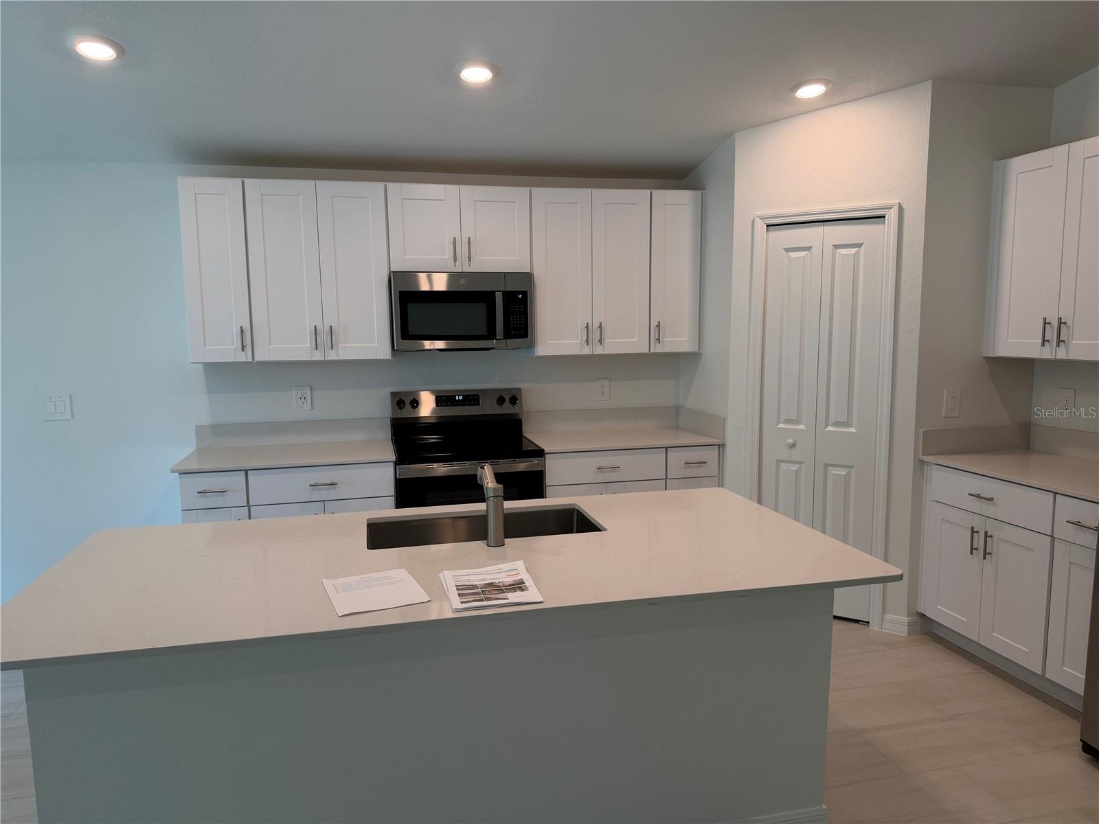NORTH PK ISLE PH 2C 3B & 4 - Residential Lease