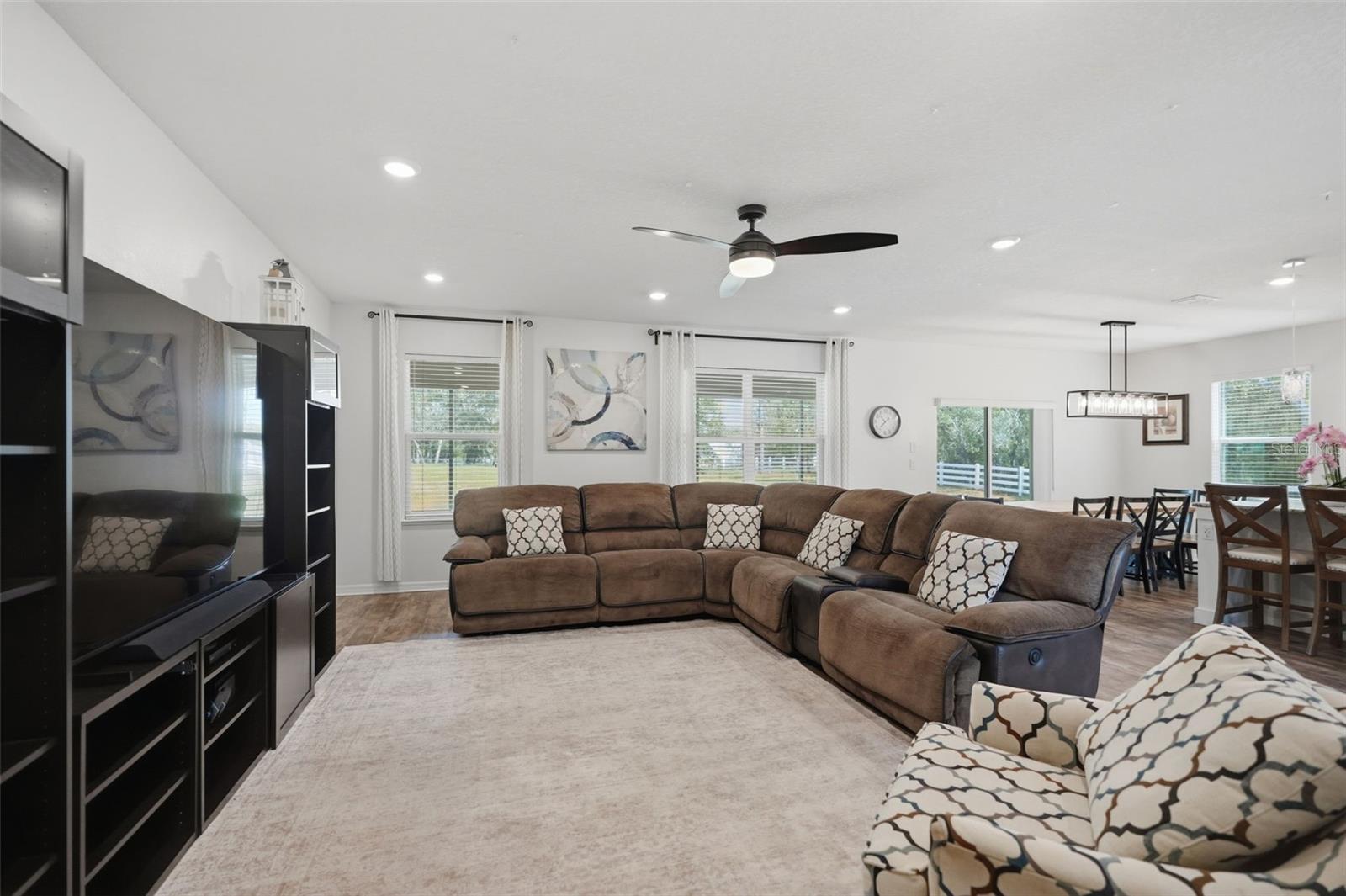 ROYAL HIGHLANDS - Residential