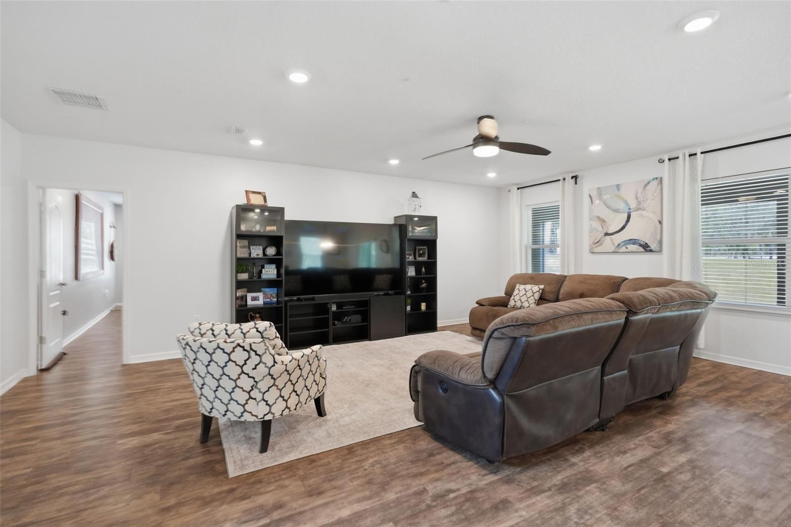 ROYAL HIGHLANDS - Residential