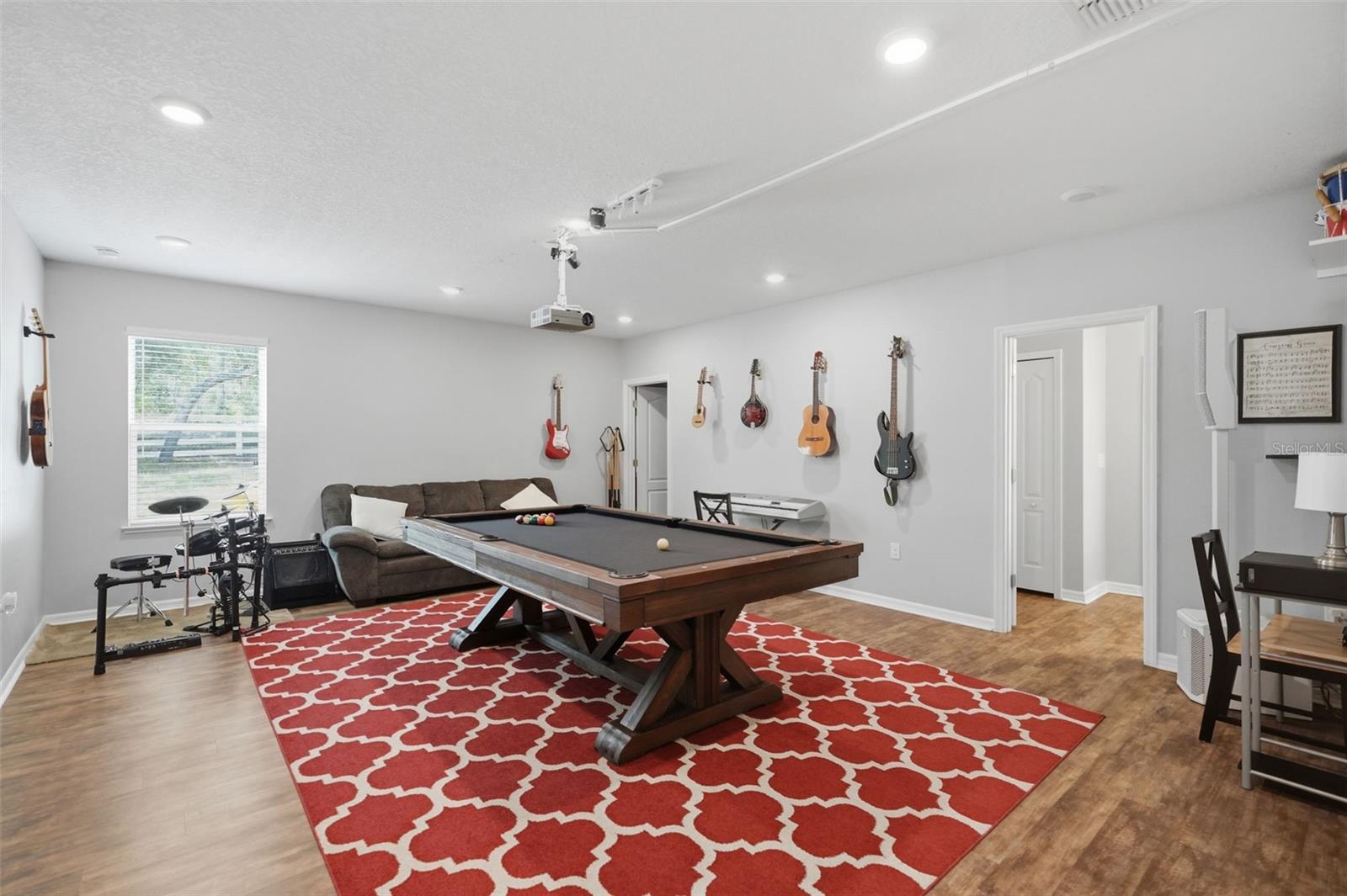 ROYAL HIGHLANDS - Residential