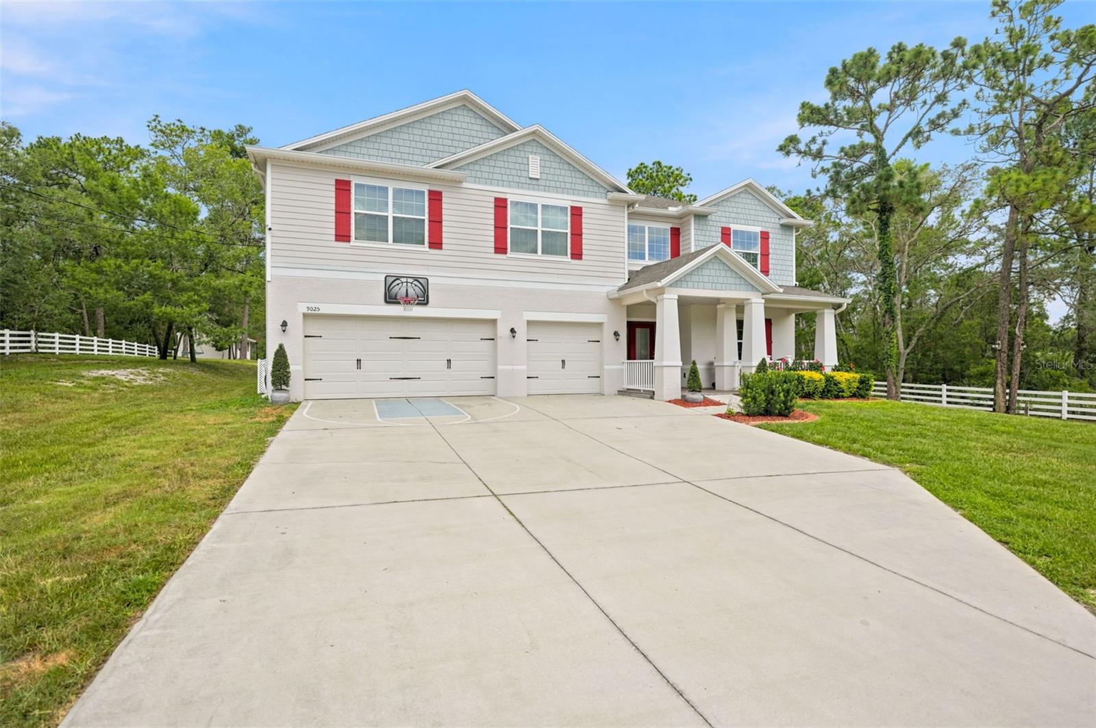 ROYAL HIGHLANDS - Residential