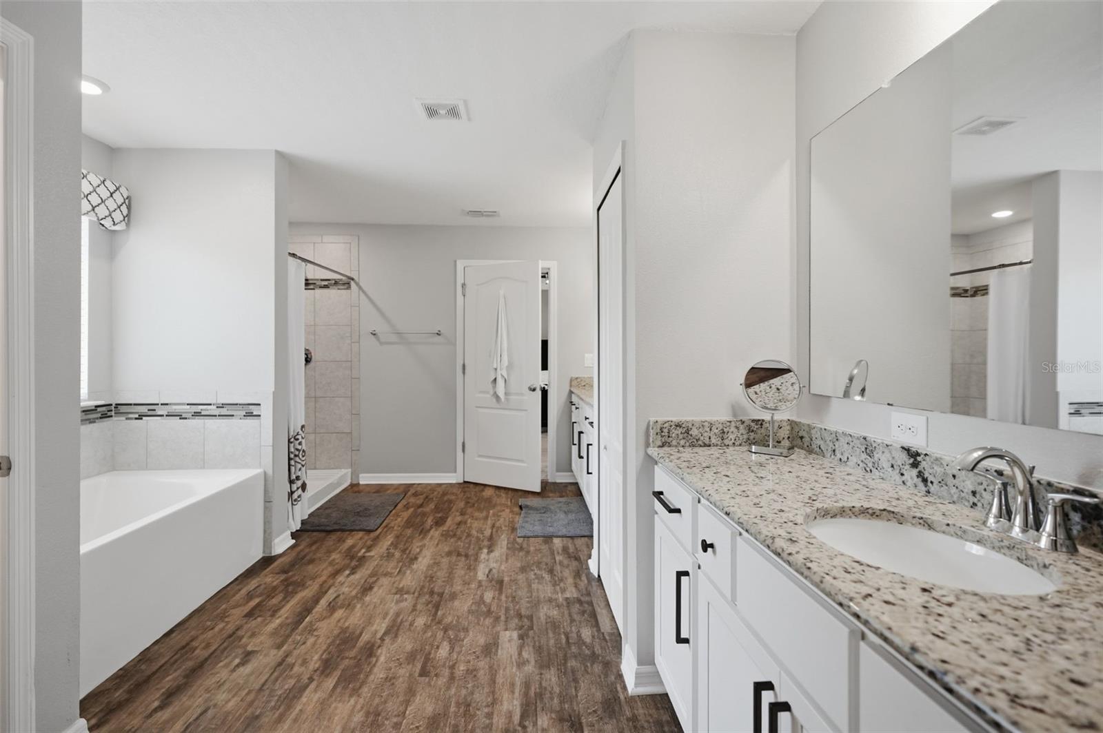 ROYAL HIGHLANDS - Residential