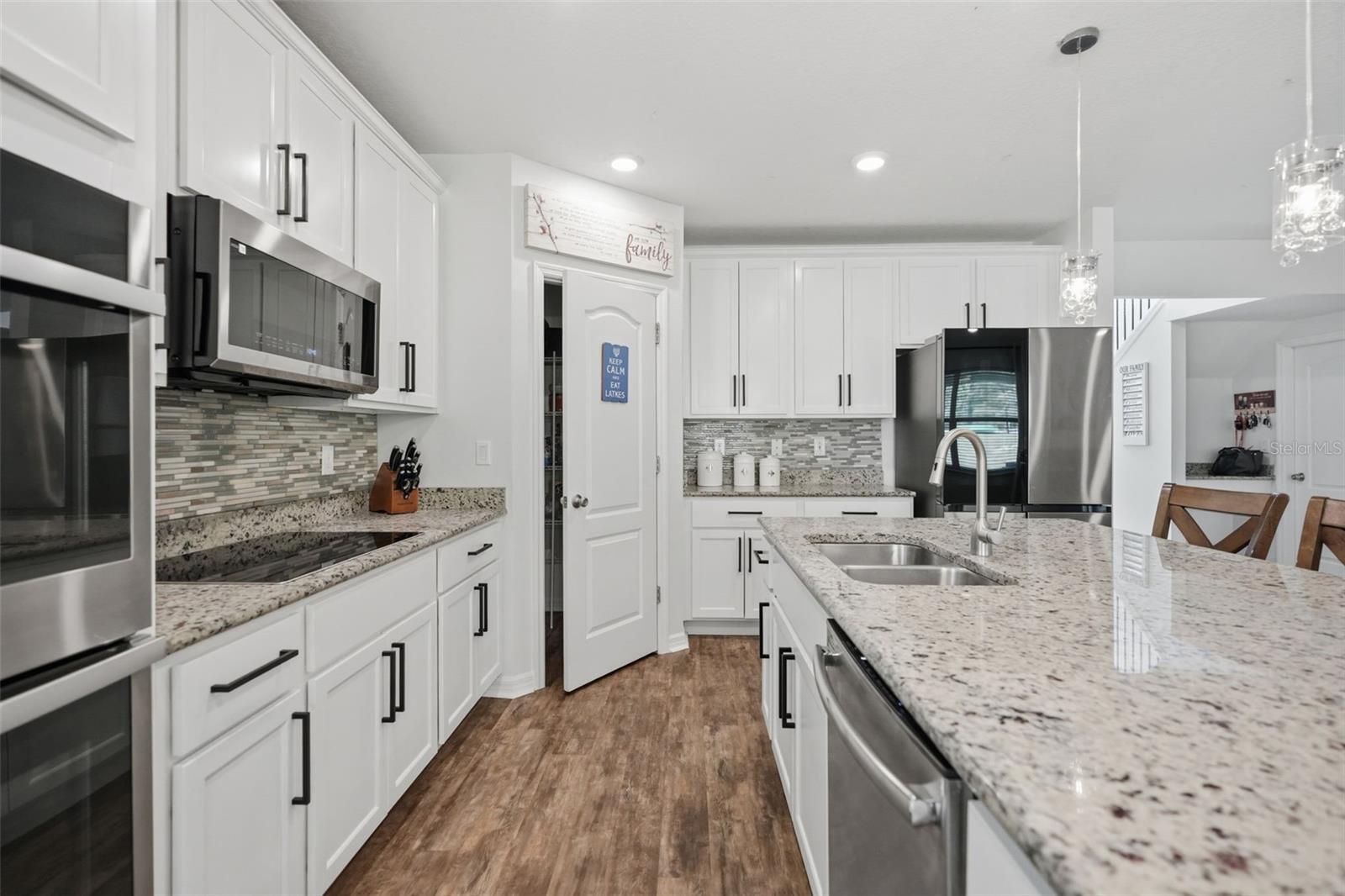 ROYAL HIGHLANDS - Residential