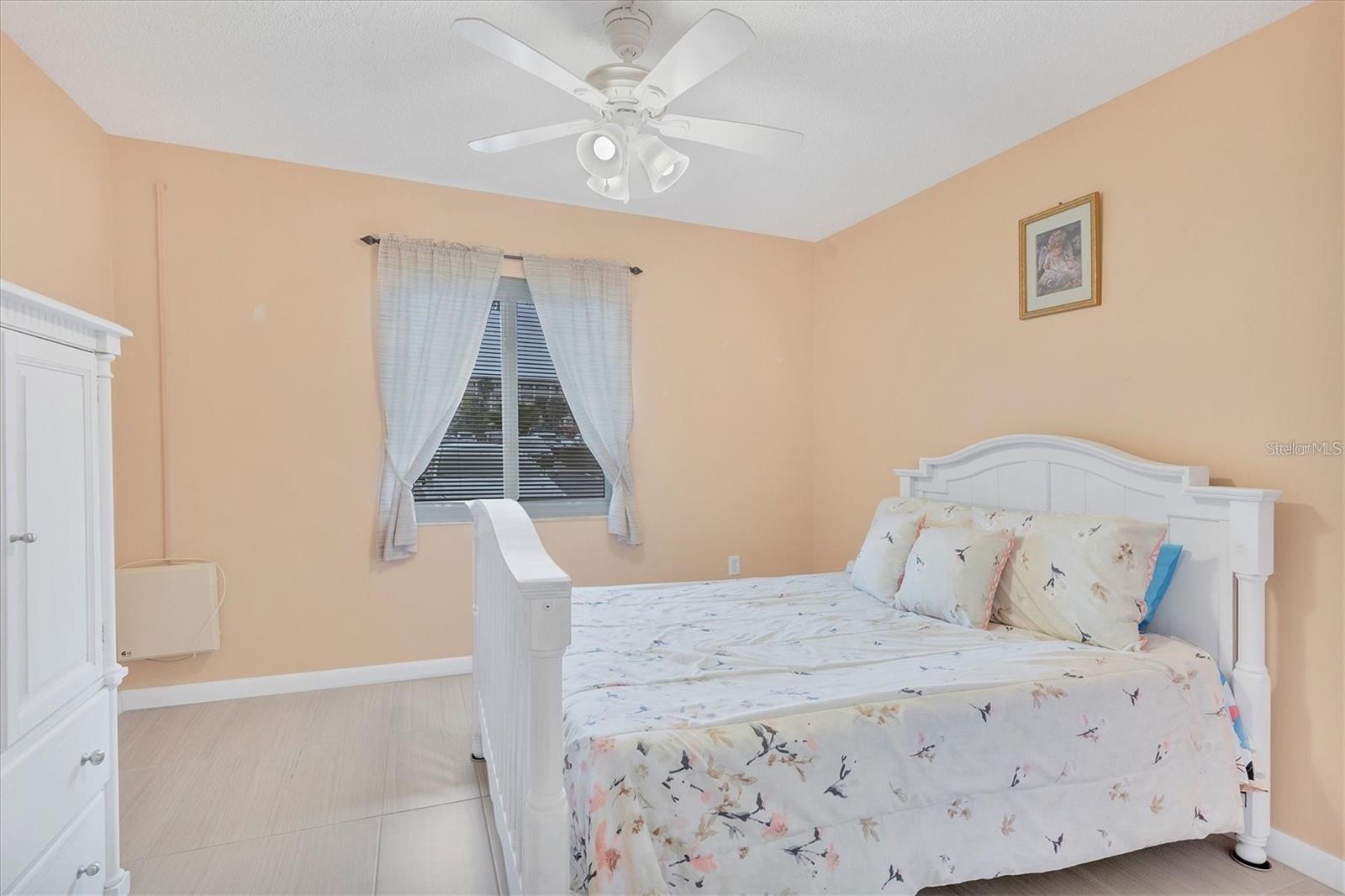 BAYSHORE ON THE LAKE APTS II SEC 3 - Residential
