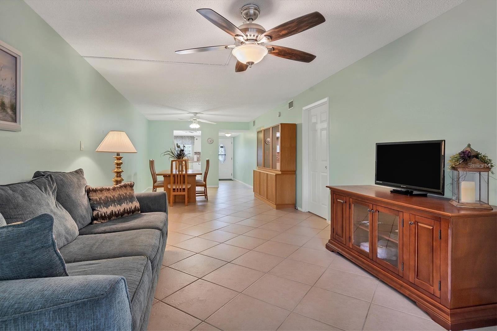 BAYSHORE ON THE LAKE APTS II SEC 3 - Residential