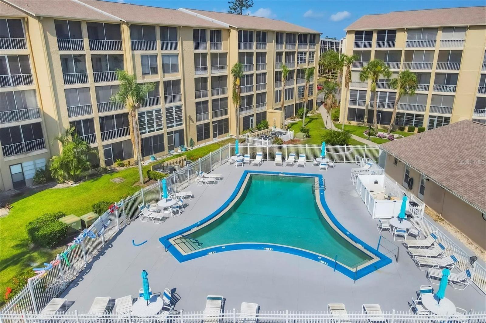 BAYSHORE ON THE LAKE APTS II SEC 3 - Residential