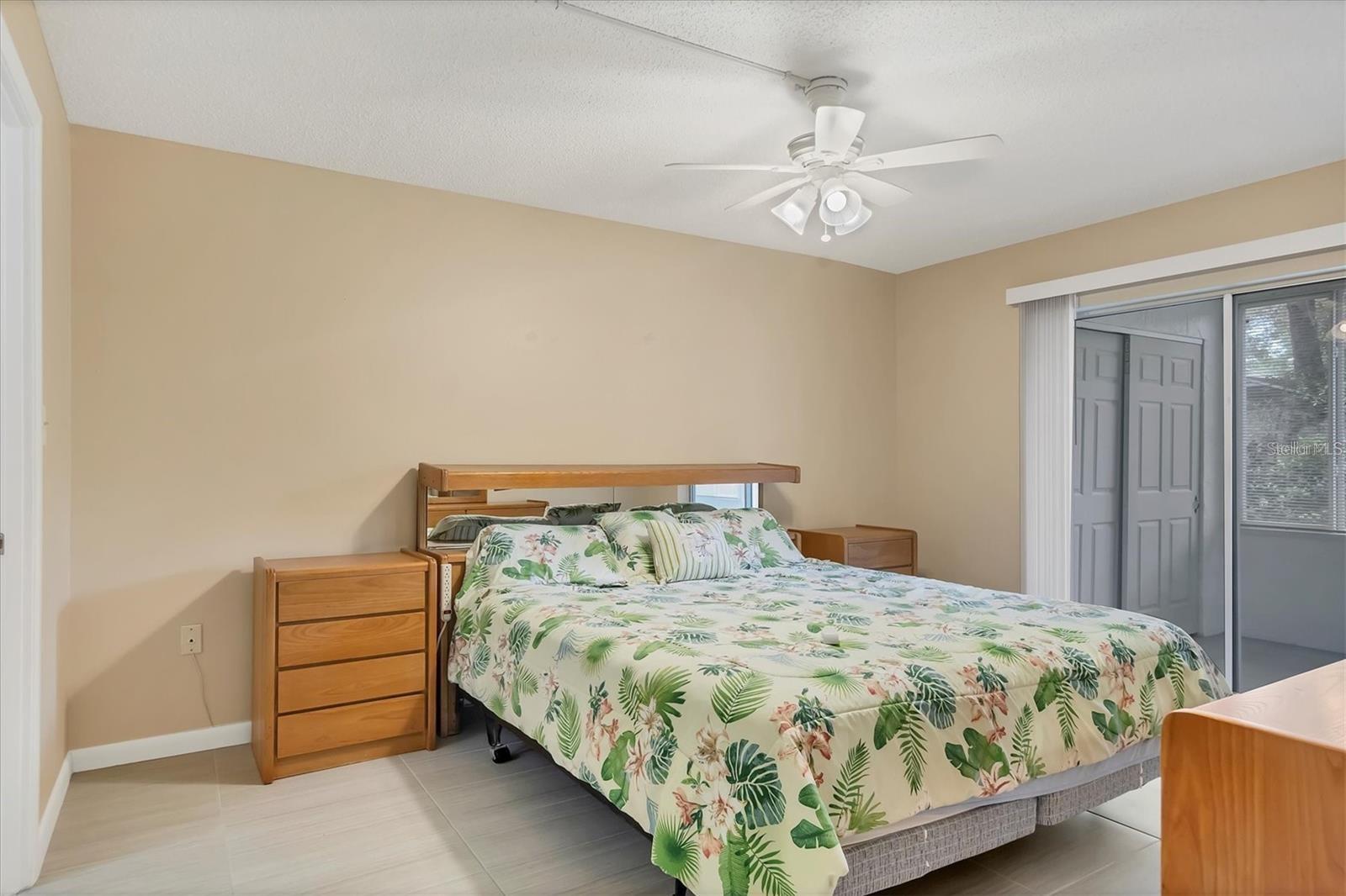BAYSHORE ON THE LAKE APTS II SEC 3 - Residential