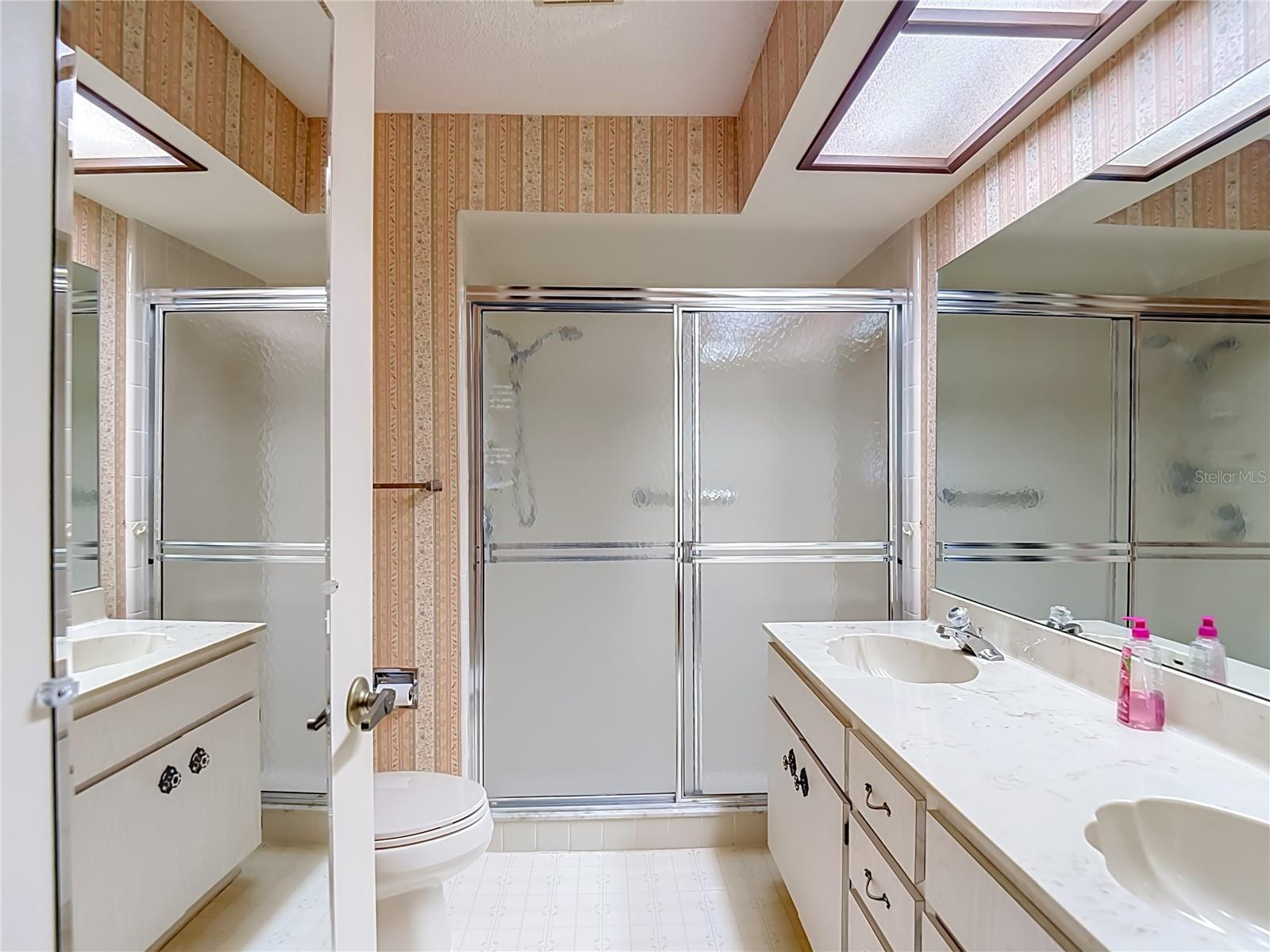 TMBR PINES PN GR VL - Residential